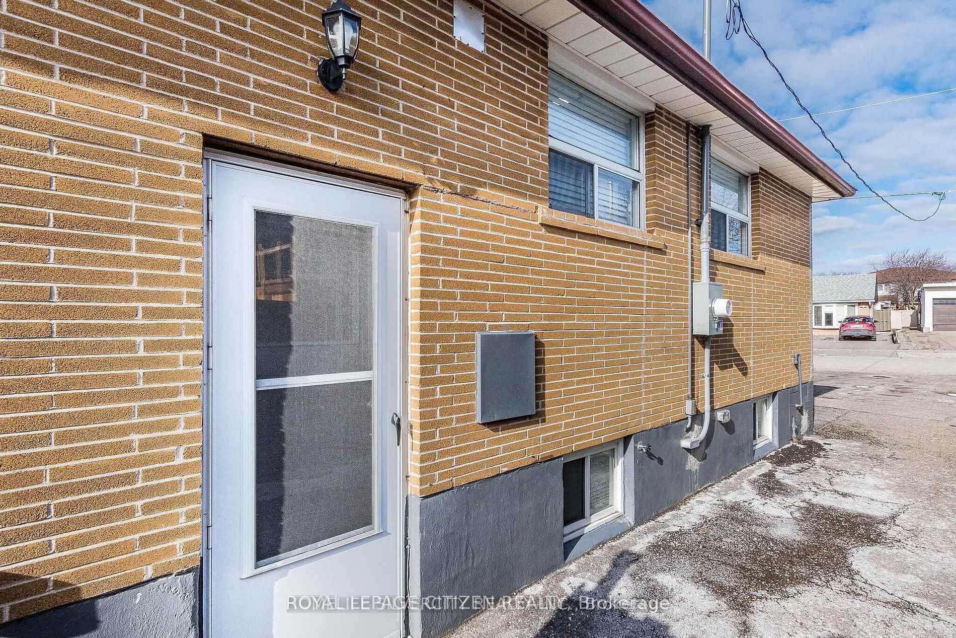 19 Garfield Crescent, Brampton, ON L6V 1V7 photo 2