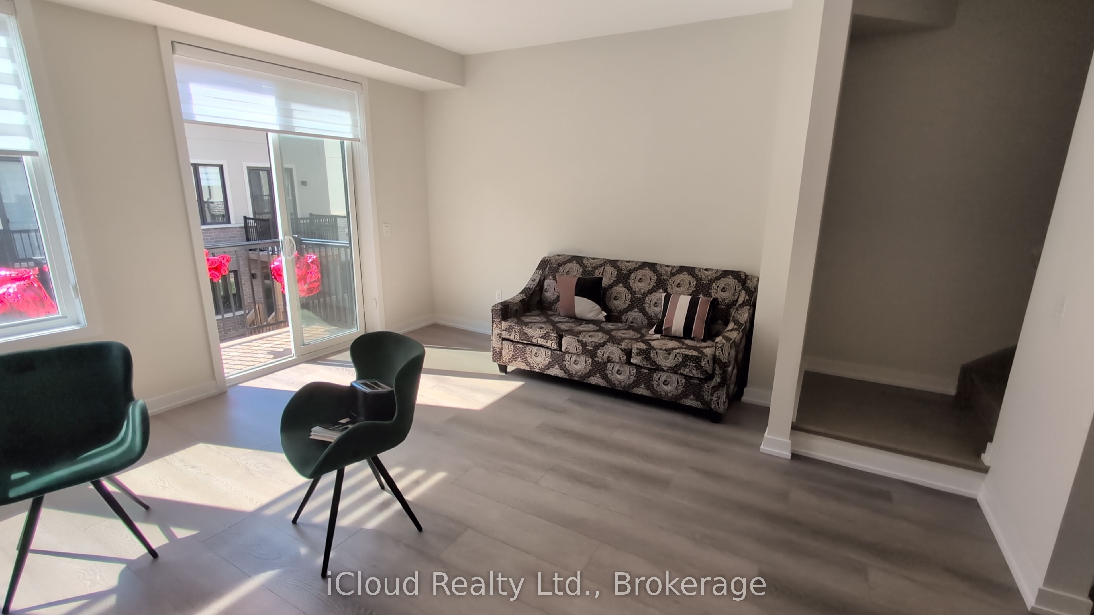 1346 Kobzar Drive, Oakville, ON L6M 4L8 photo 3