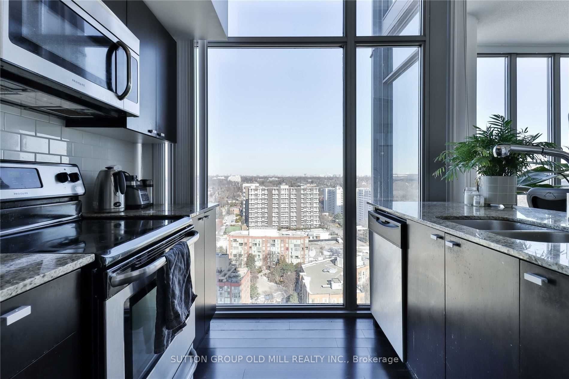 105 The Queensway 2211, Toronto, ON M6S 5B5 photo 4