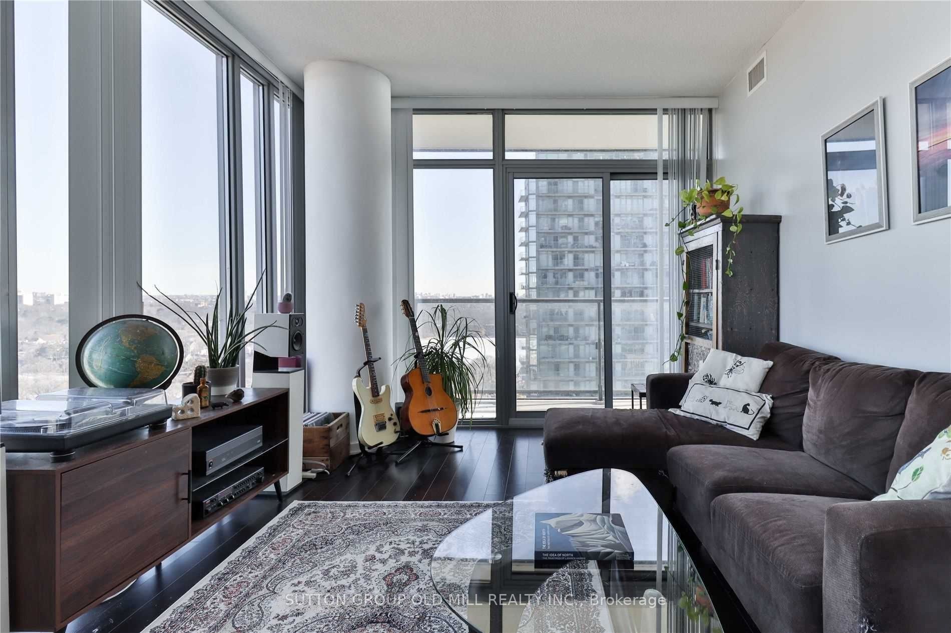 105 The Queensway 2211, Toronto, ON M6S 5B5 photo 5