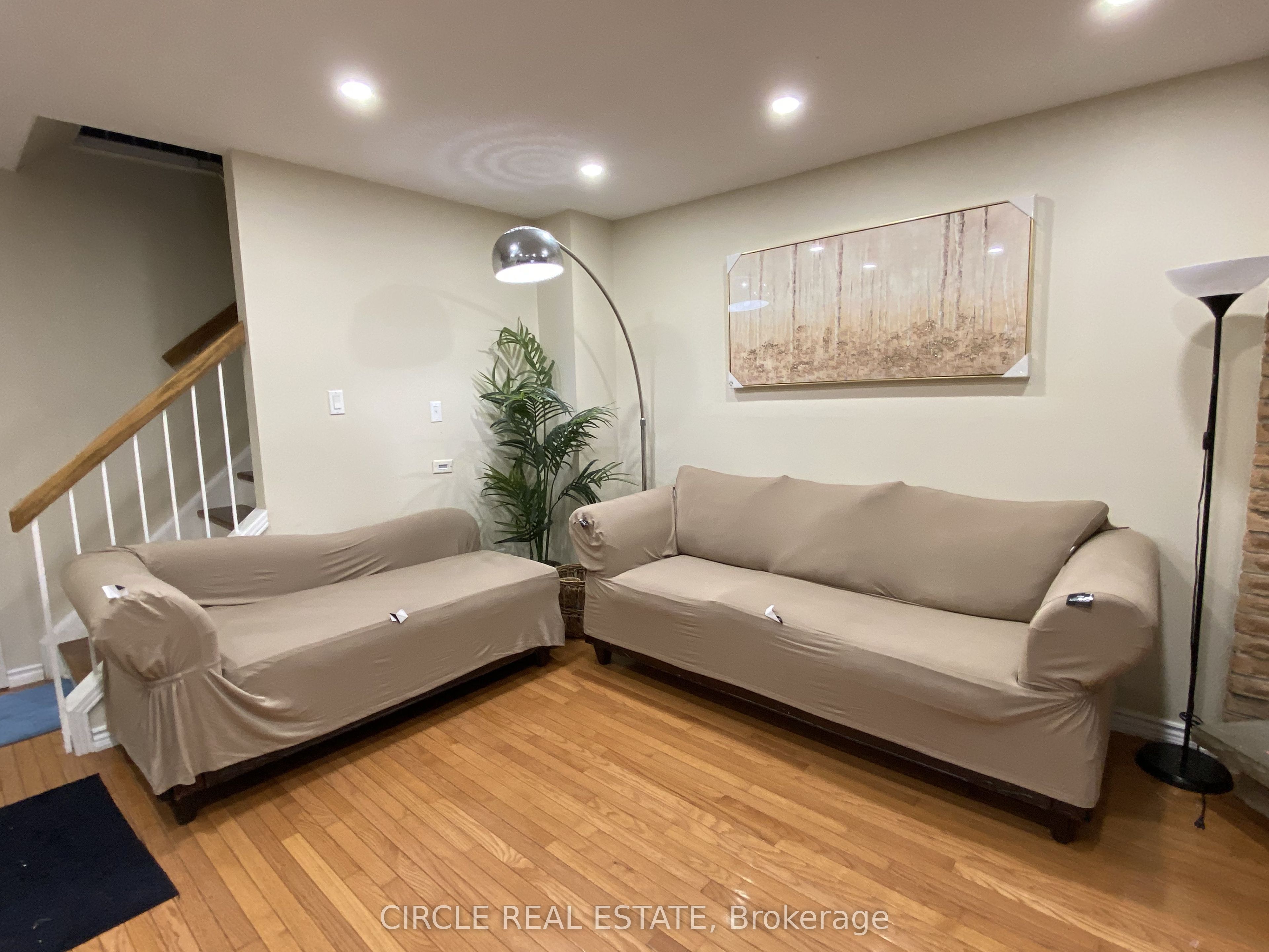 35 Fanshawe Drive, Brampton, ON L6Z 1A7