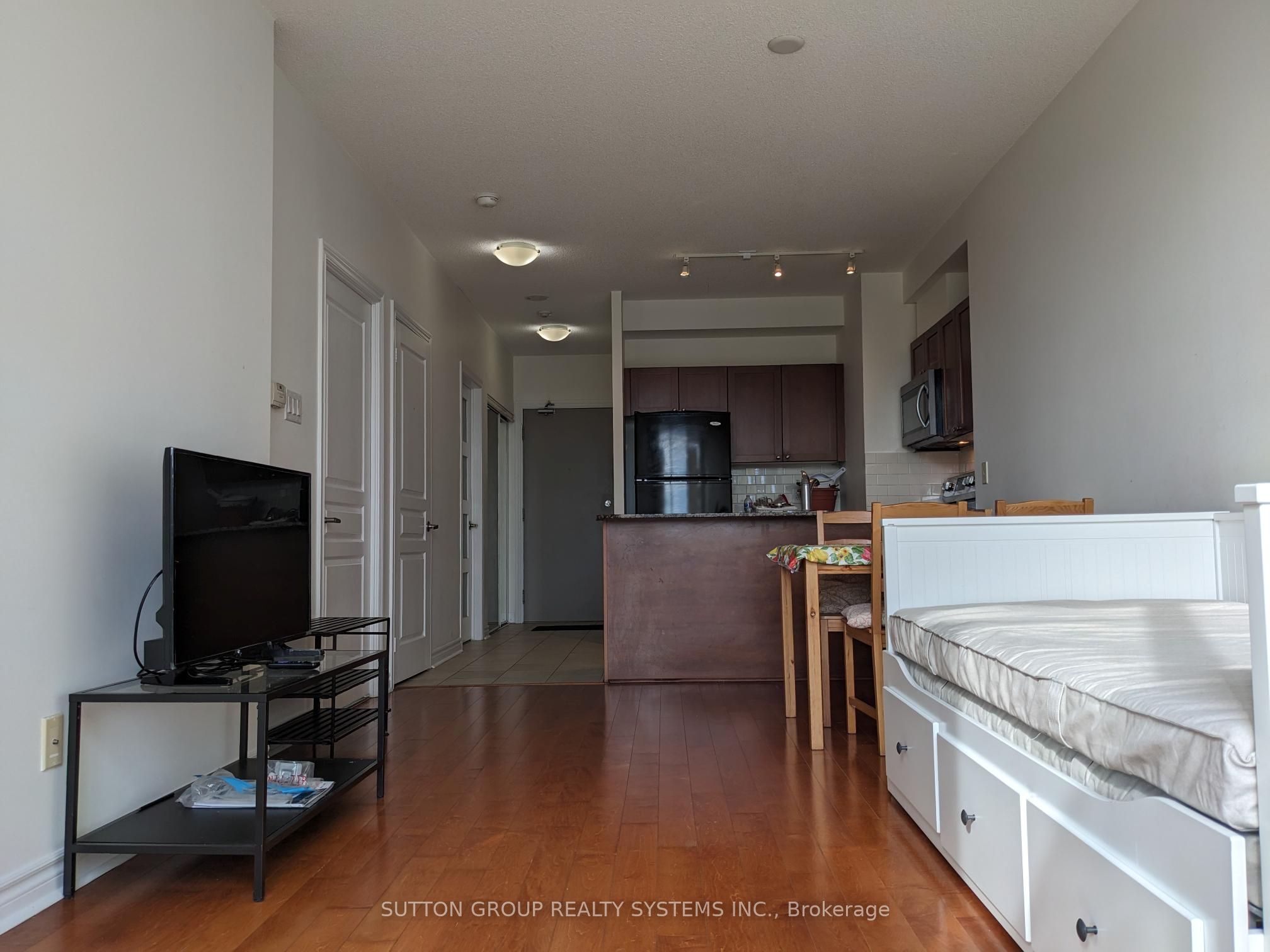 3525 Kariya Drive 209, Mississauga, ON L5B 0C2 photo 2