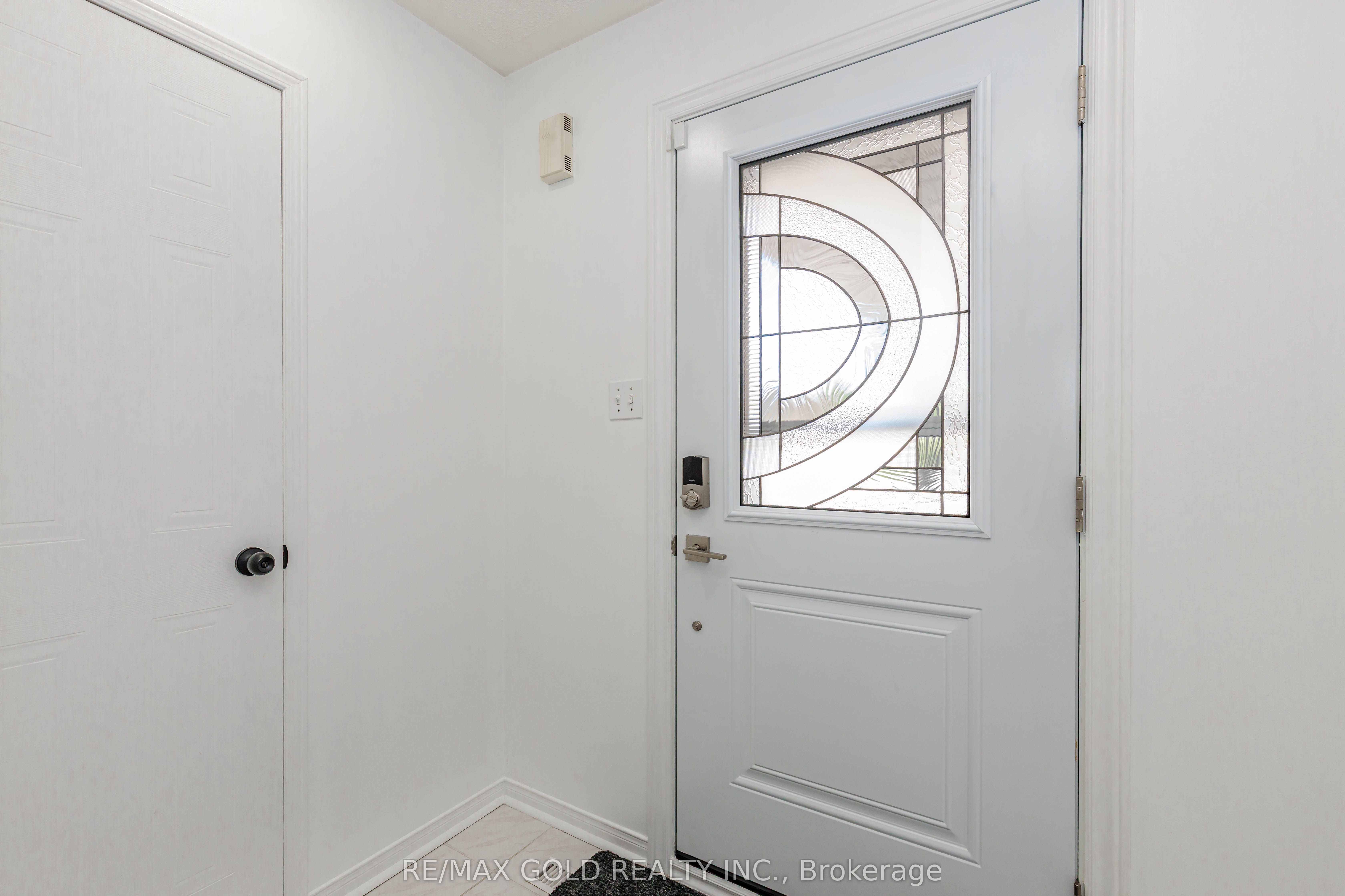 52 Wickstead Court, Brampton, ON L6R 1N8 photo 4