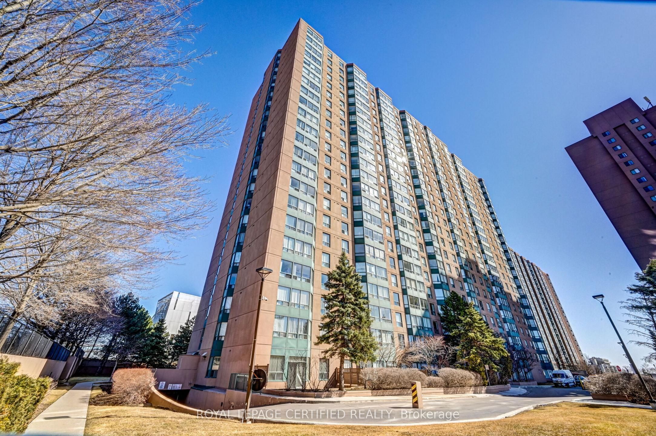 135 Hillcrest Avenue 1605, Mississauga, ON L5B 4B1 photo 2