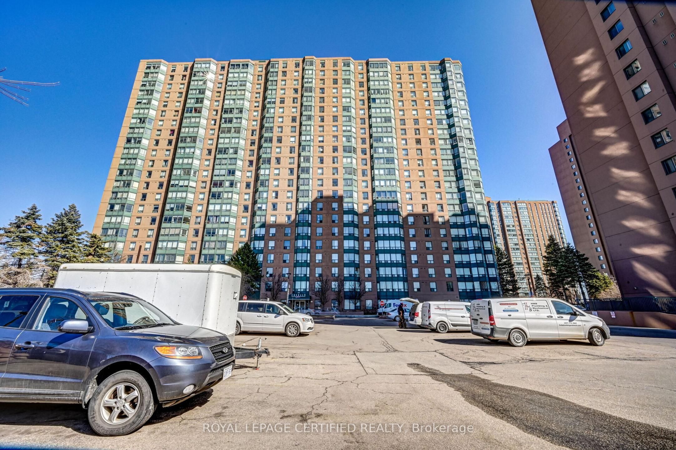 135 Hillcrest Avenue 1605, Mississauga, ON L5B 4B1 photo 3