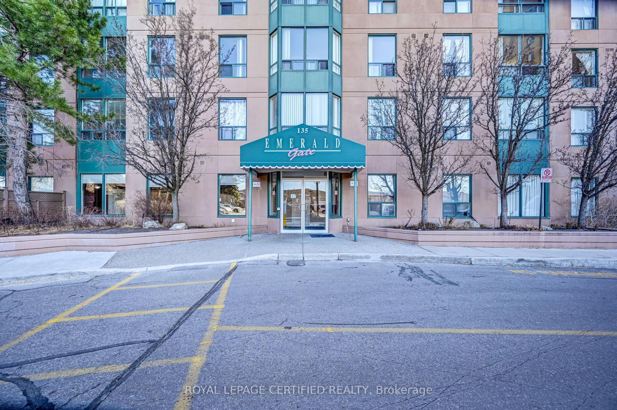 135 Hillcrest Avenue 1605, Mississauga, ON L5B 4B1 photo 5
