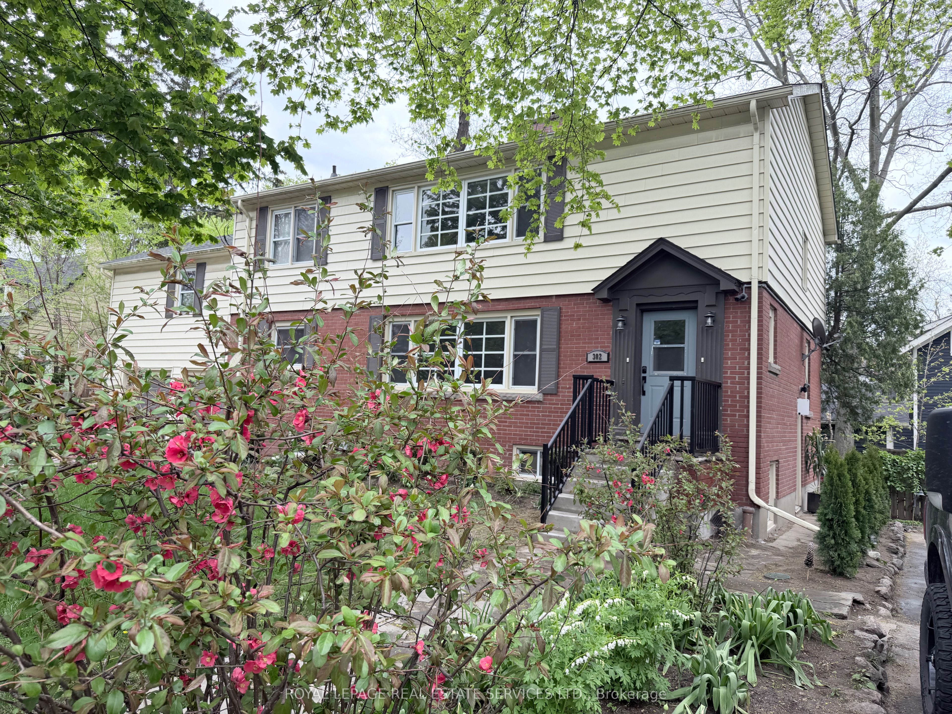 302 Maple Avenue Lower Level 1, Oakville, ON L6J 2H7