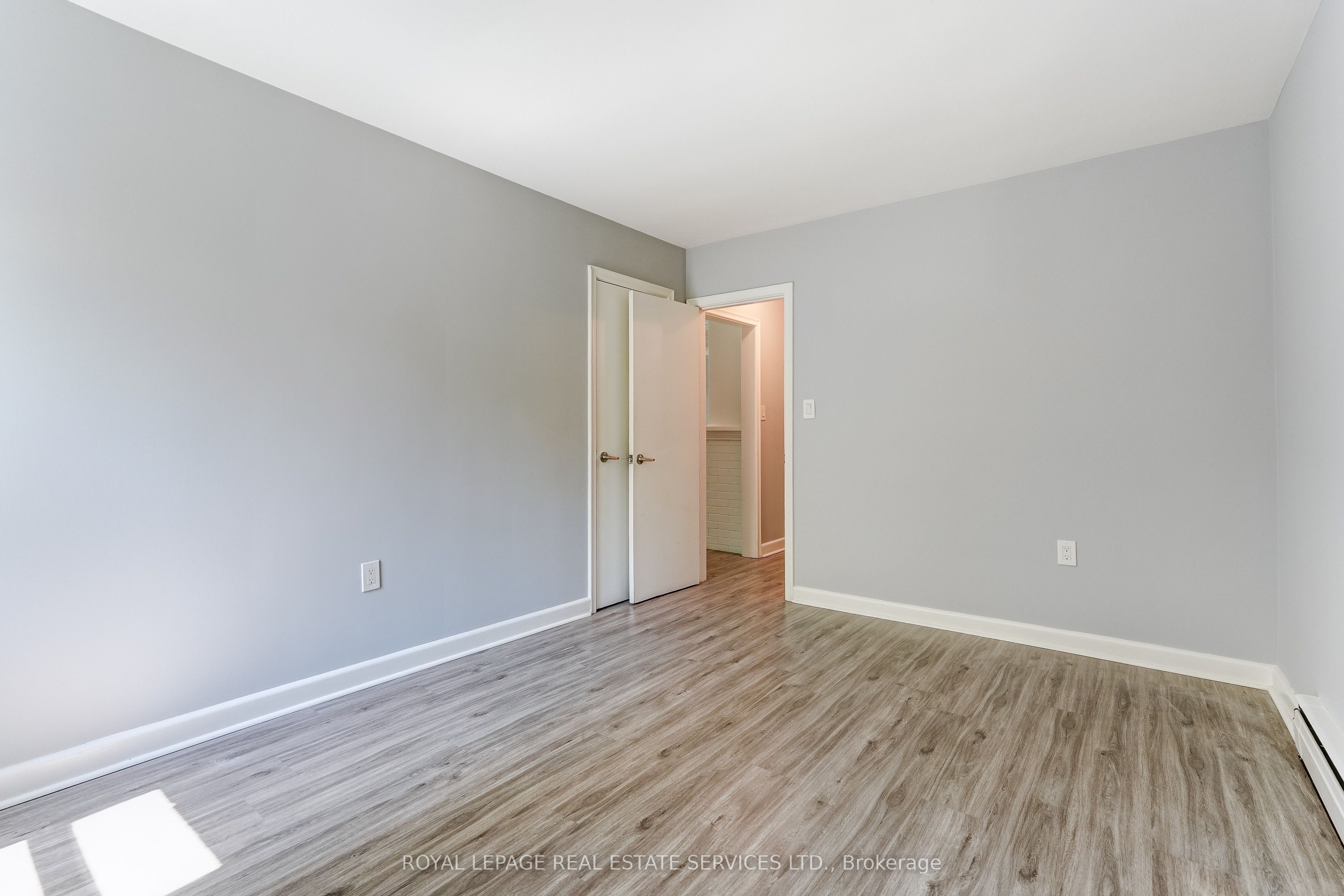 302 Maple Avenue Lower Level 1, Oakville, ON L6J 2H7 photo 5