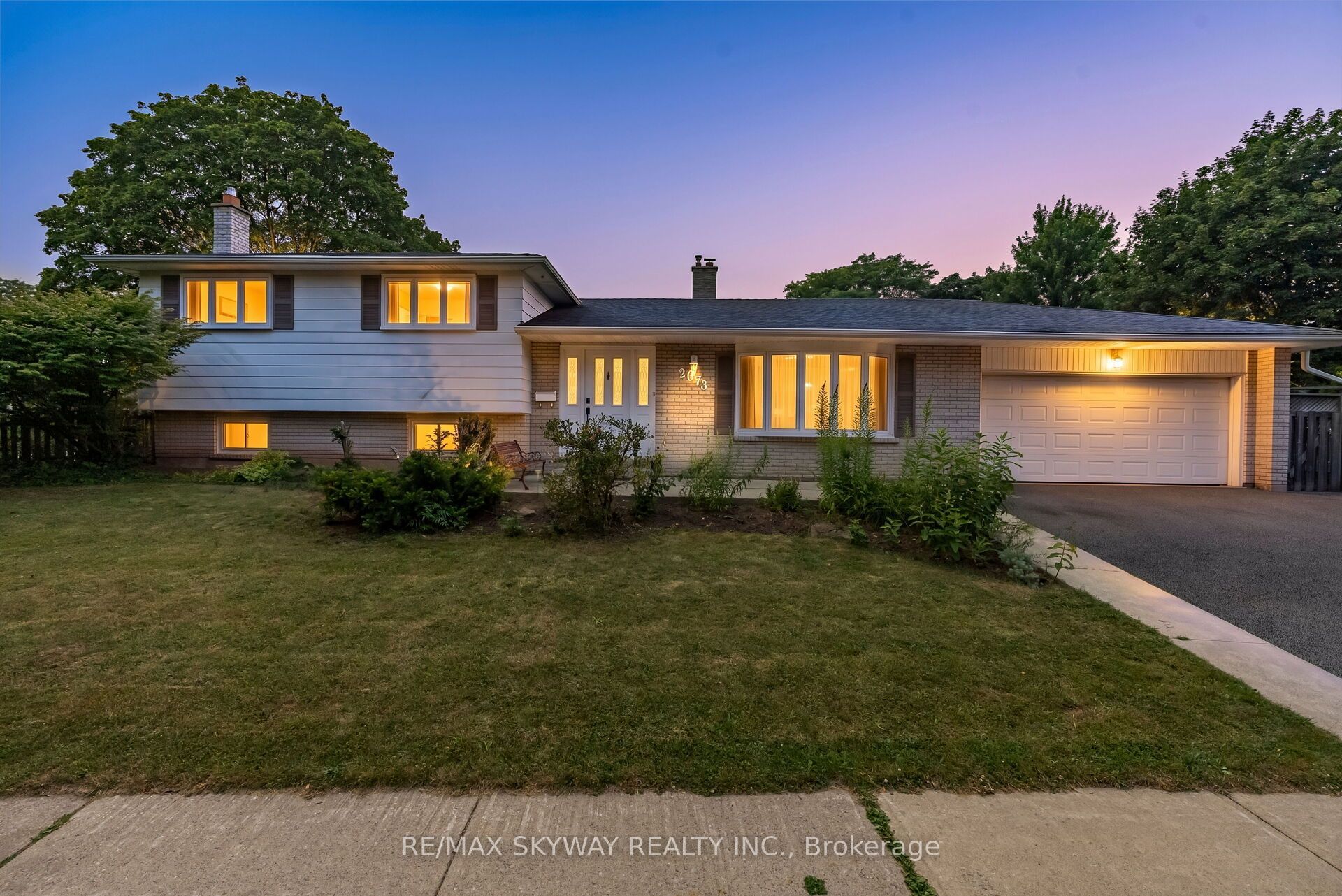 2673 Thorn Lodge Drive, Mississauga, ON L5K 1L1 photo 2