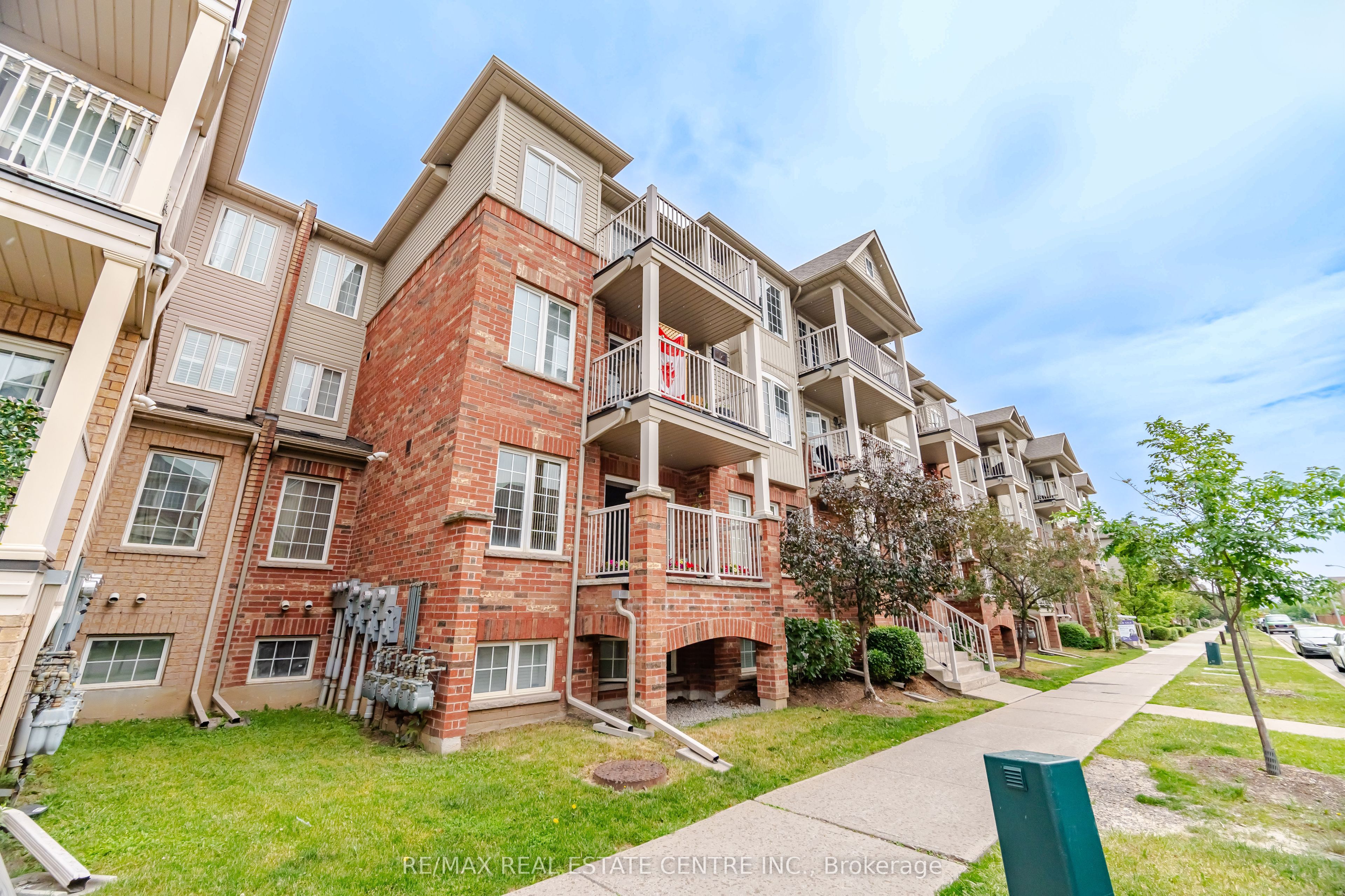153 Isaac Devins Boulevard 2, Toronto, ON M9M 0C5