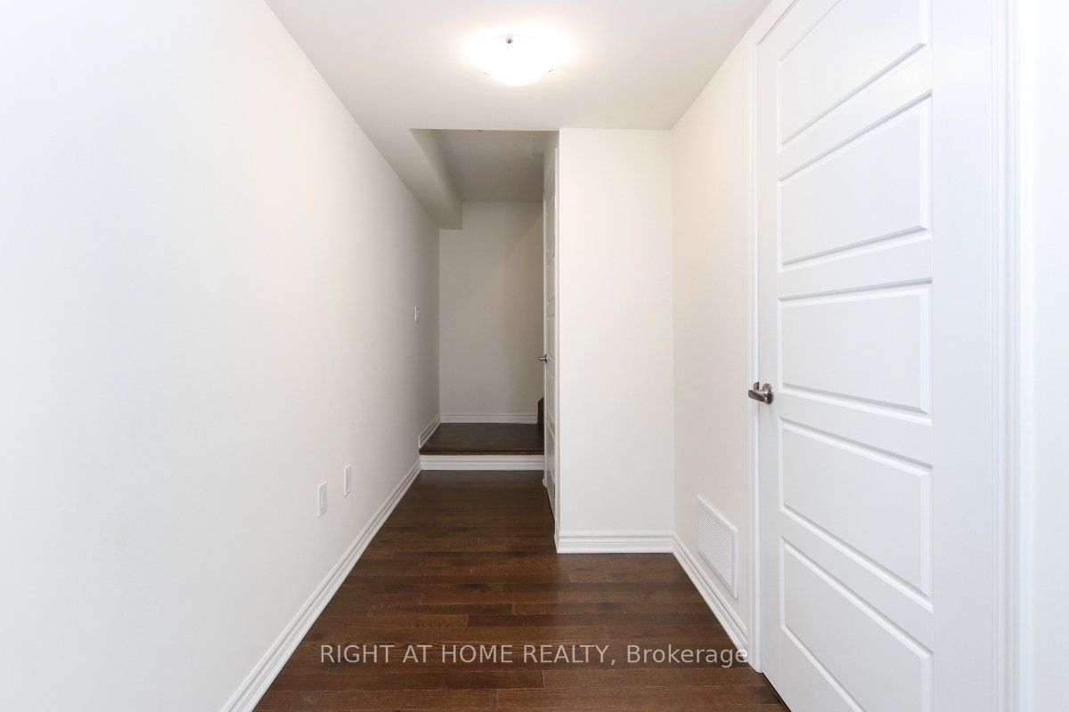 1000 Asleton Boulevard 115, Milton, ON L9T 9L2 photo 4