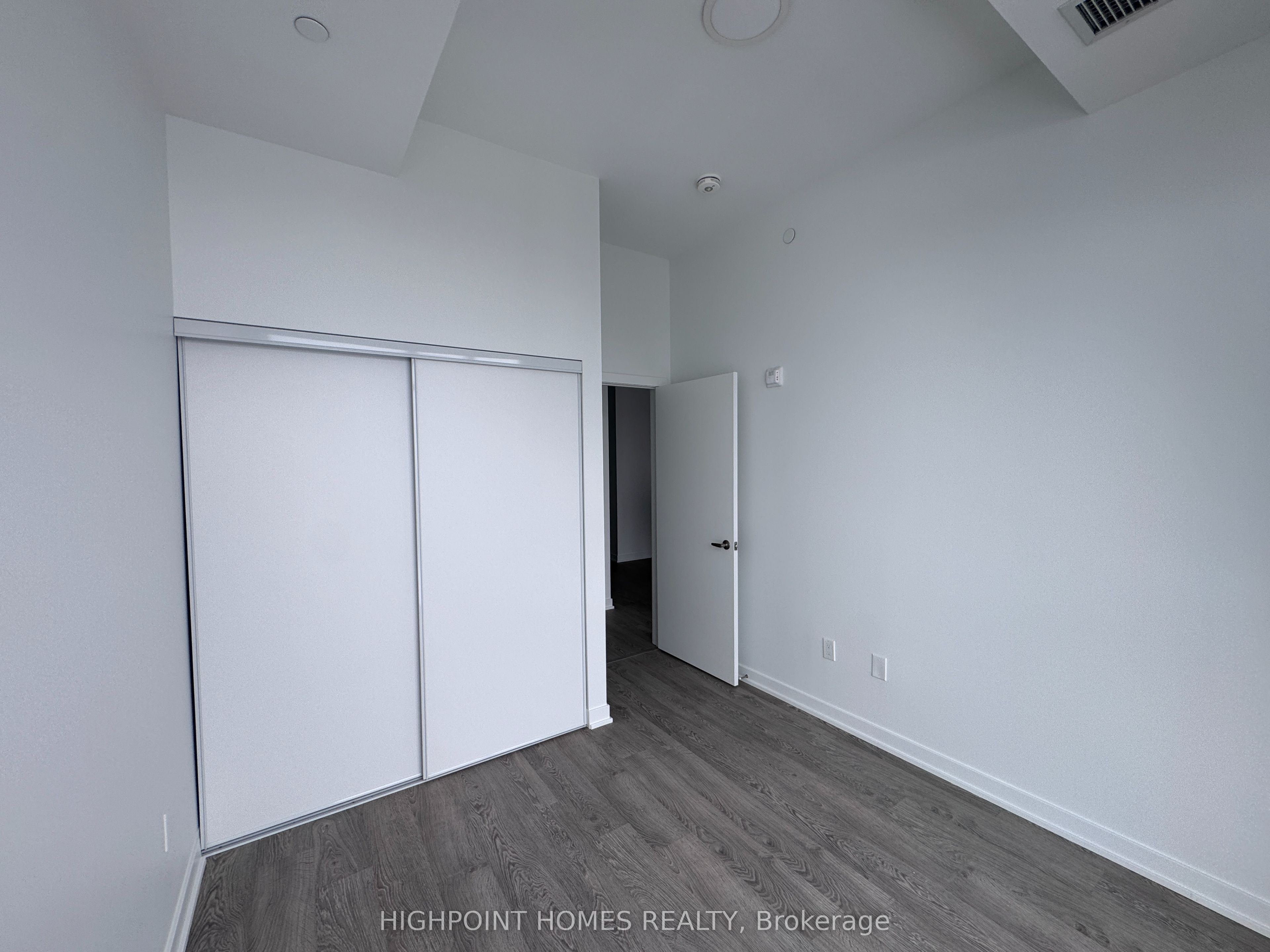 750 Whitlock Avenue 803, Milton, ON L9E 2B4 photo 4