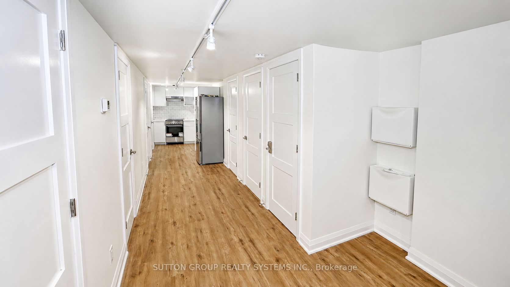 616 Rogers Road, Toronto, ON M6M 1B8 photo 2
