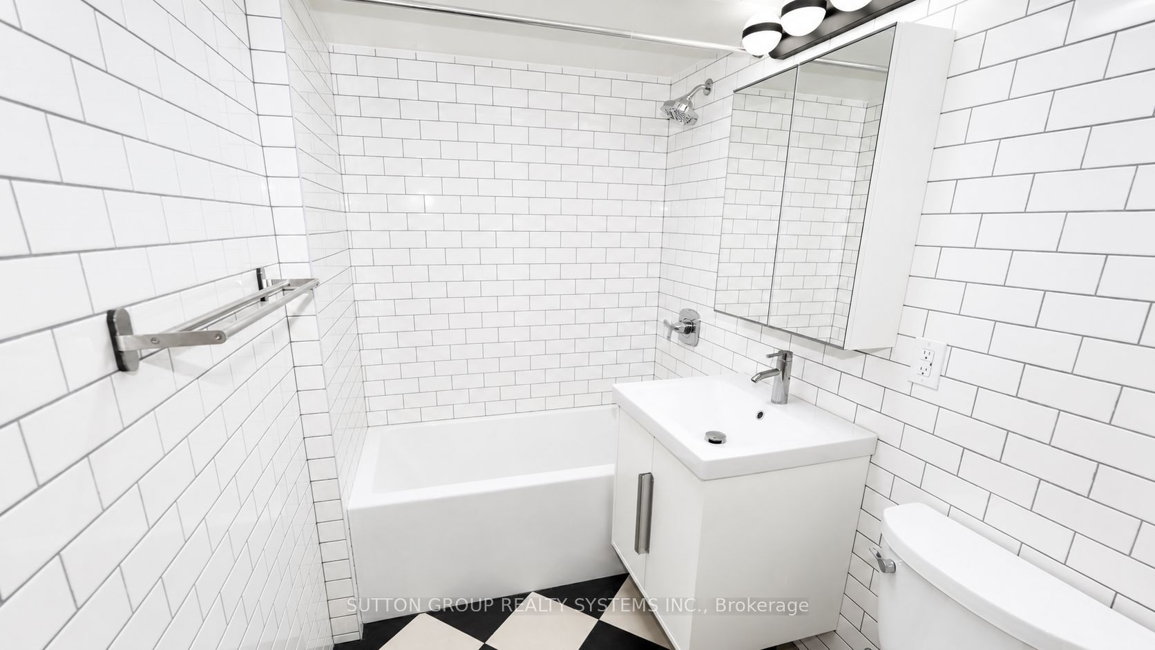 616 Rogers Road, Toronto, ON M6M 1B8 photo 4