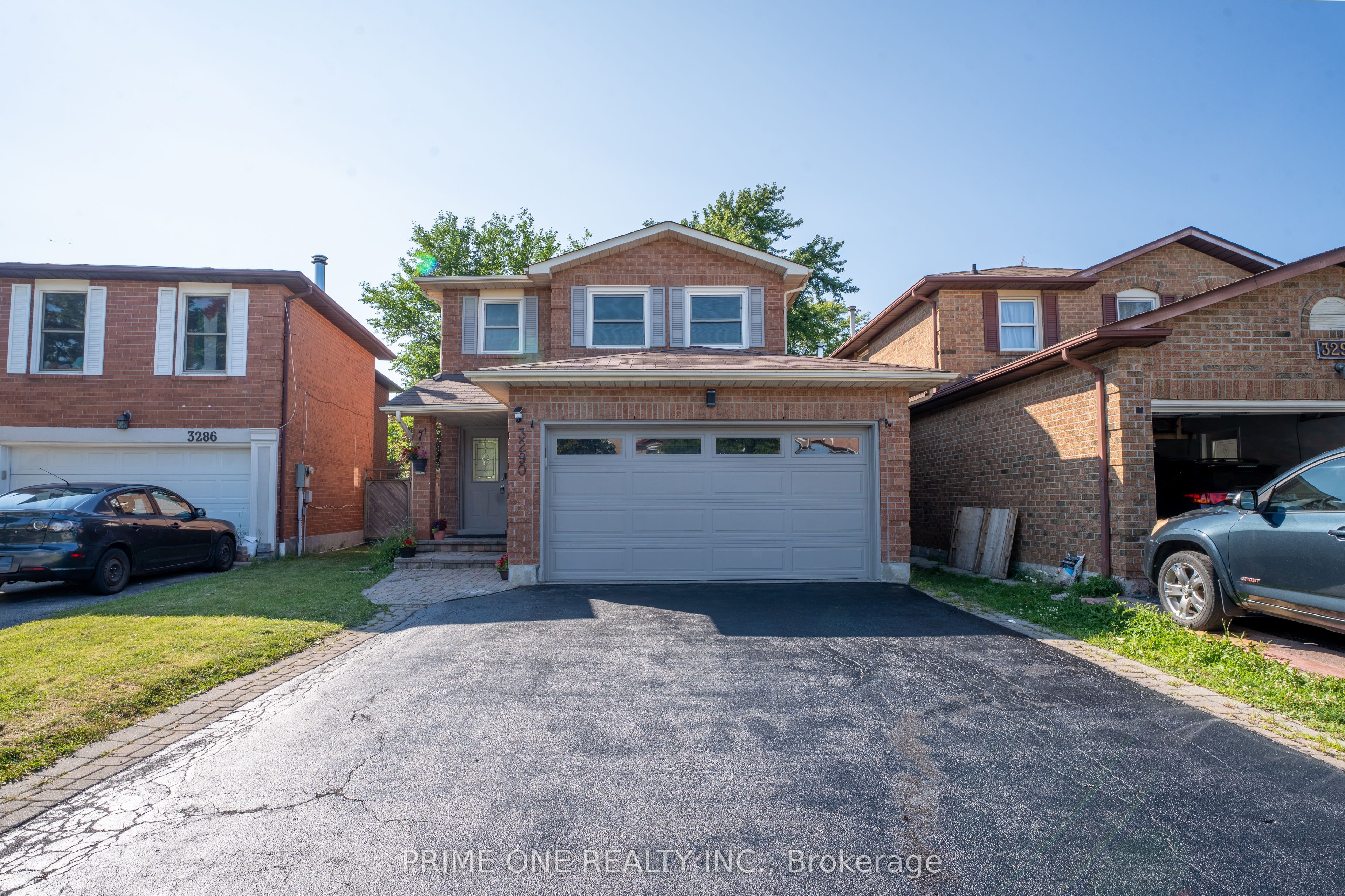 3290 Cambourne Crescent, Mississauga, ON L5N 5P7 photo 2
