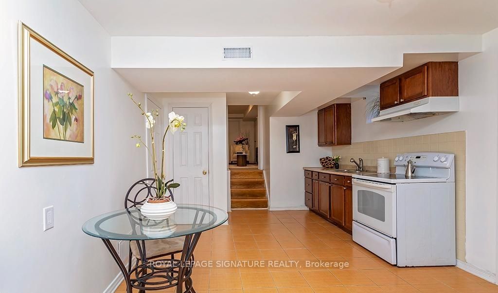 2814 Windjammer Road Basement, Mississauga, ON L5L 1T7 photo 2