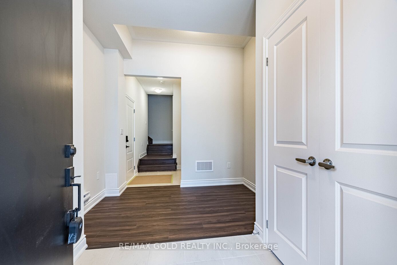 1295 Dempster Lane, Oakville, ON L6H 7Z2 photo 3