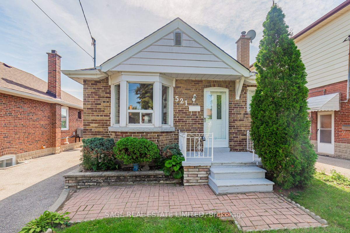 521 Glen Park Avenue, Toronto, ON M6B 2G2