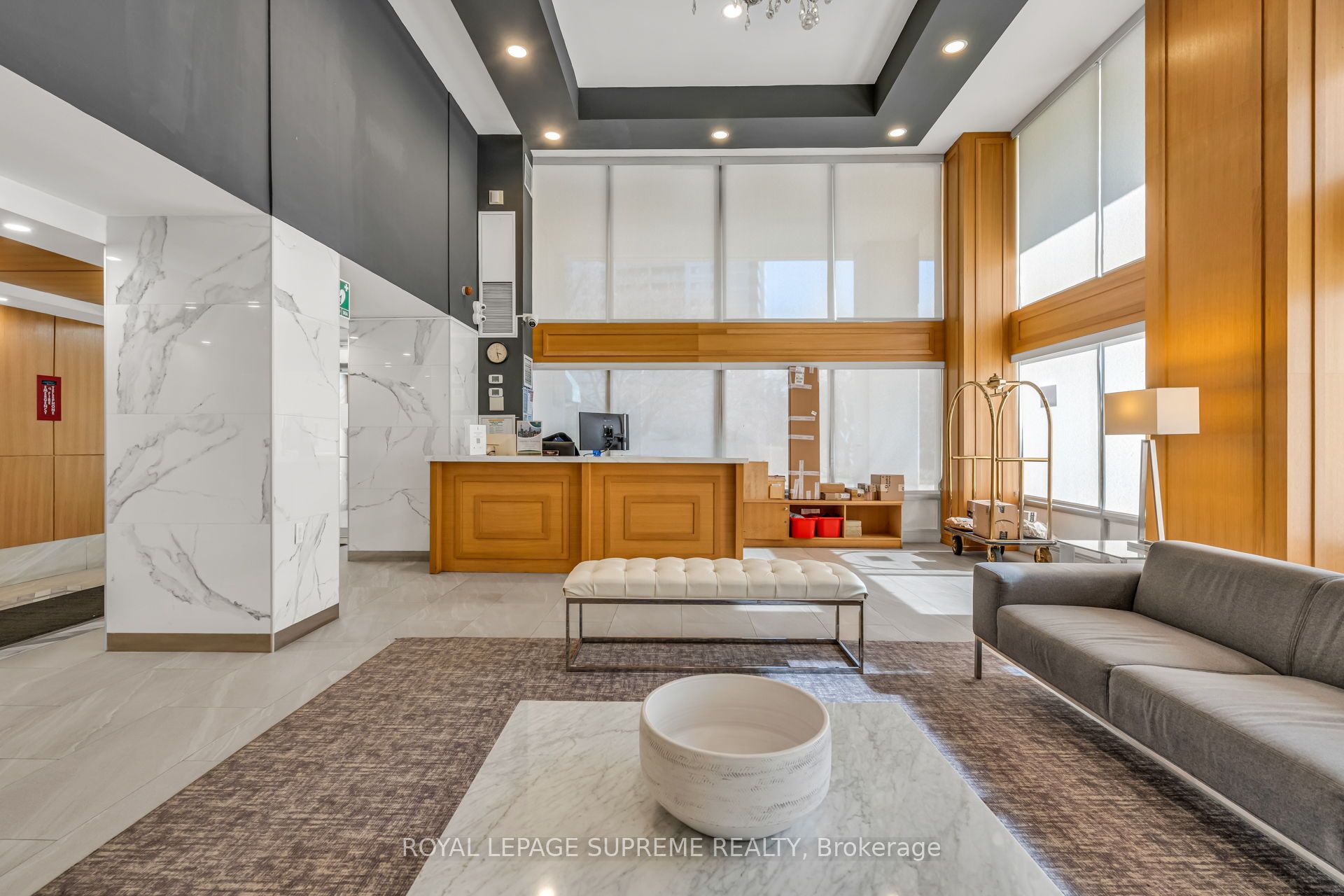 3590 Kaneff Crescent 1907, Mississauga, ON L5A 3X3 photo 4