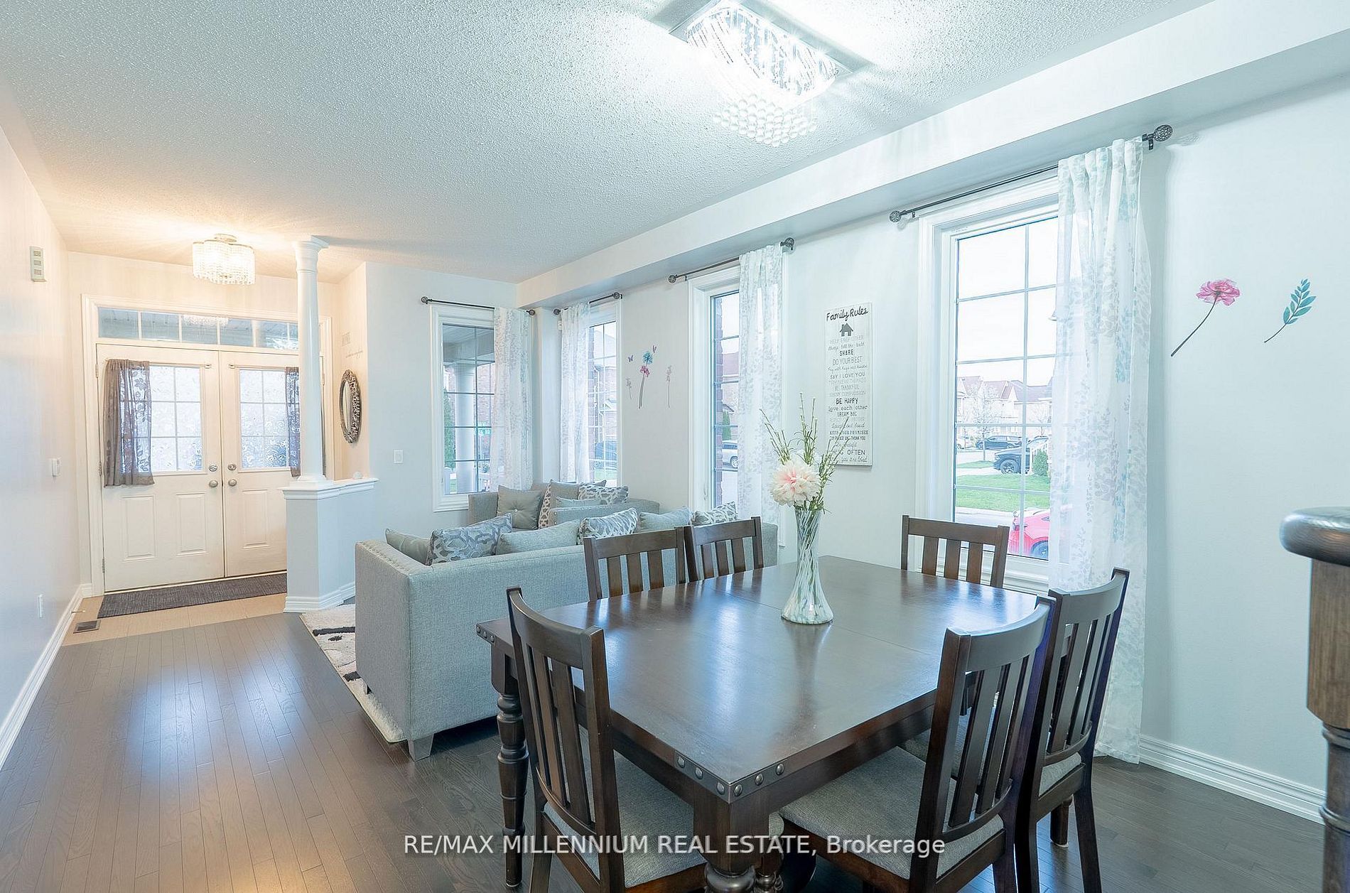 8 Zelda Road, Brampton, ON L6R 0B3 photo 4