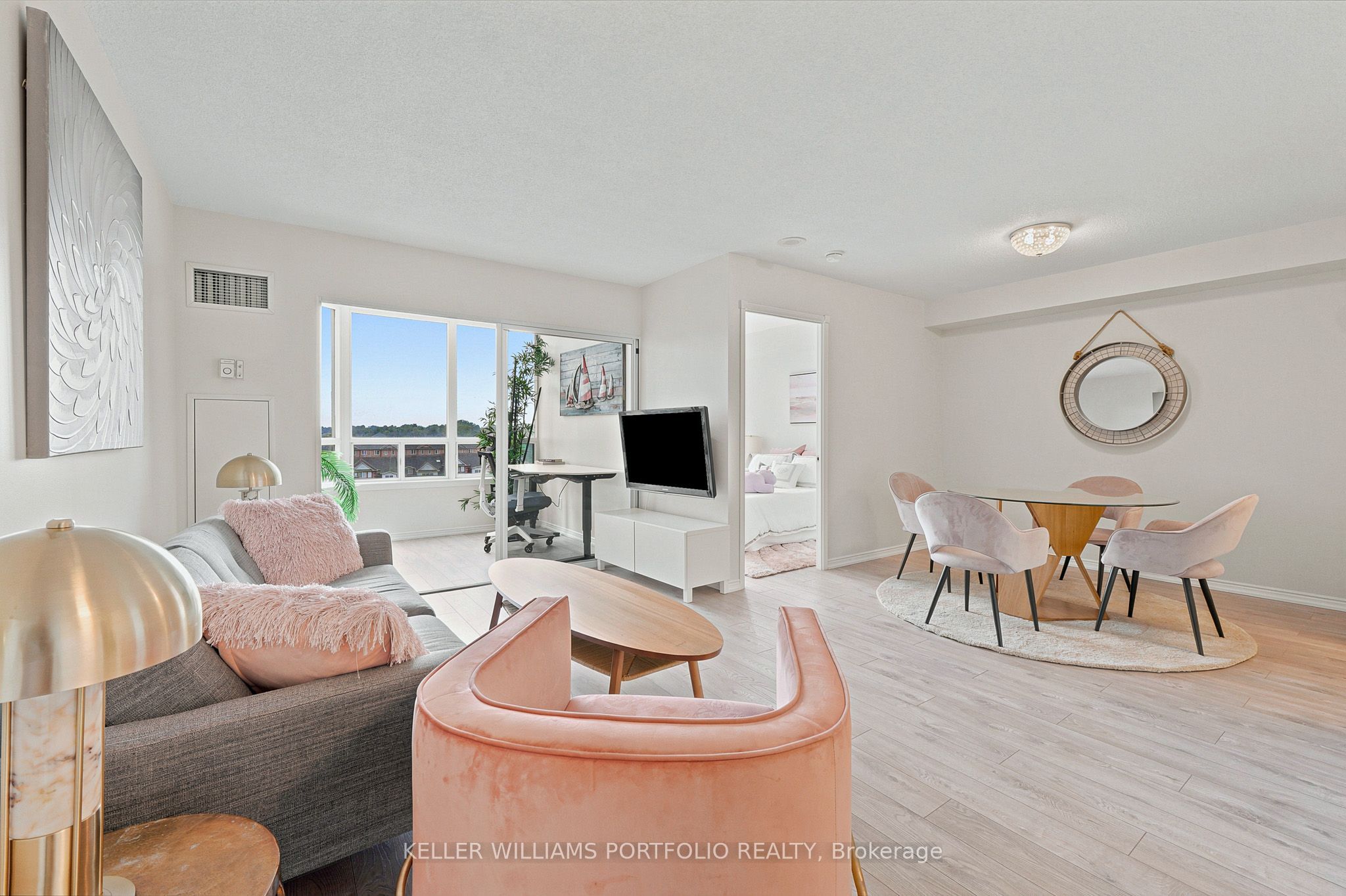 135 Hillcrest Avenue 605, Mississauga, ON L5B 4B1 photo 3