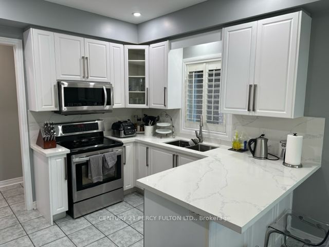 5 Hillpath Crescent, Brampton, ON L6Z 4V1 photo 4