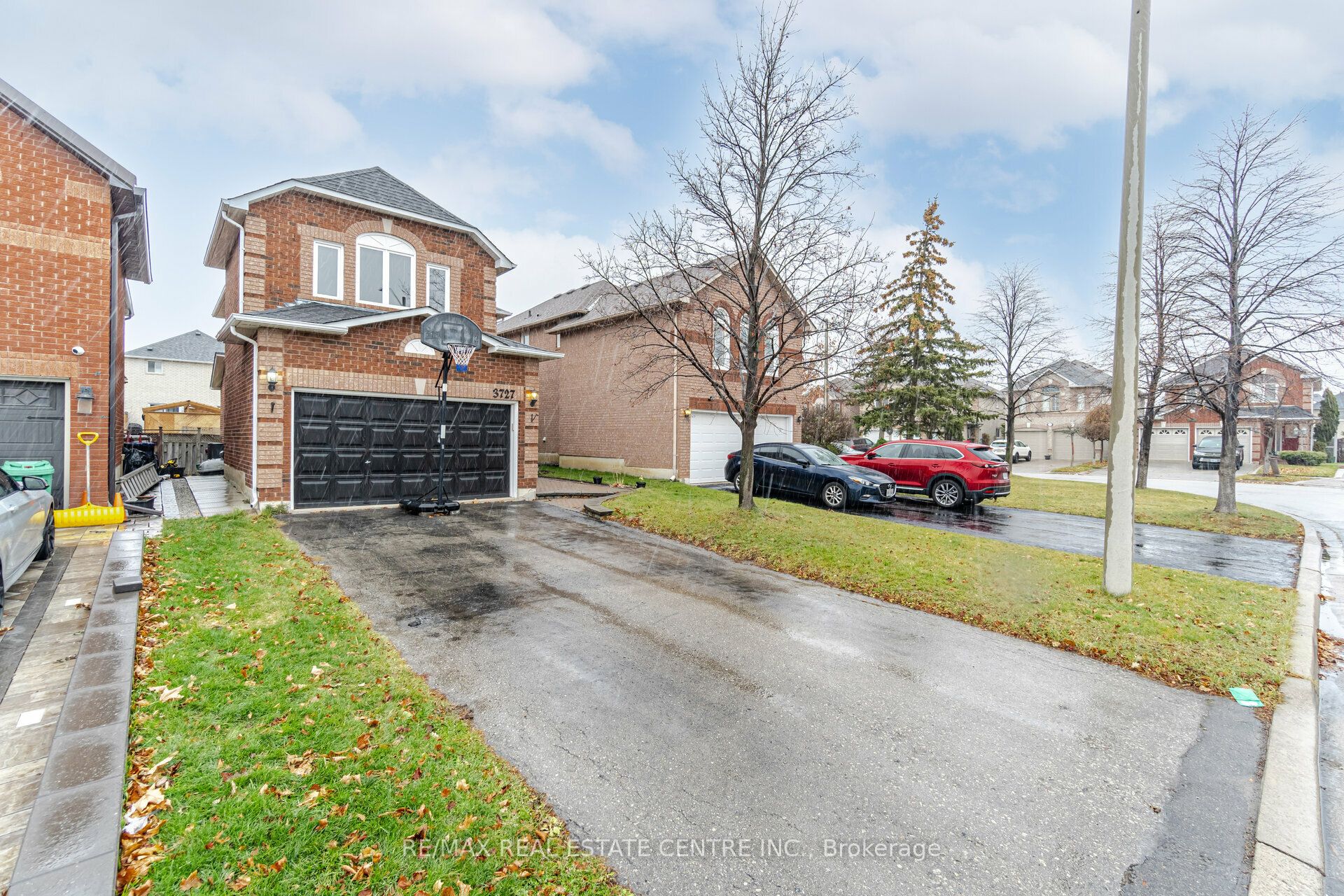 3727 Althorpe Circle, Mississauga, ON L5N 7G5 photo 3