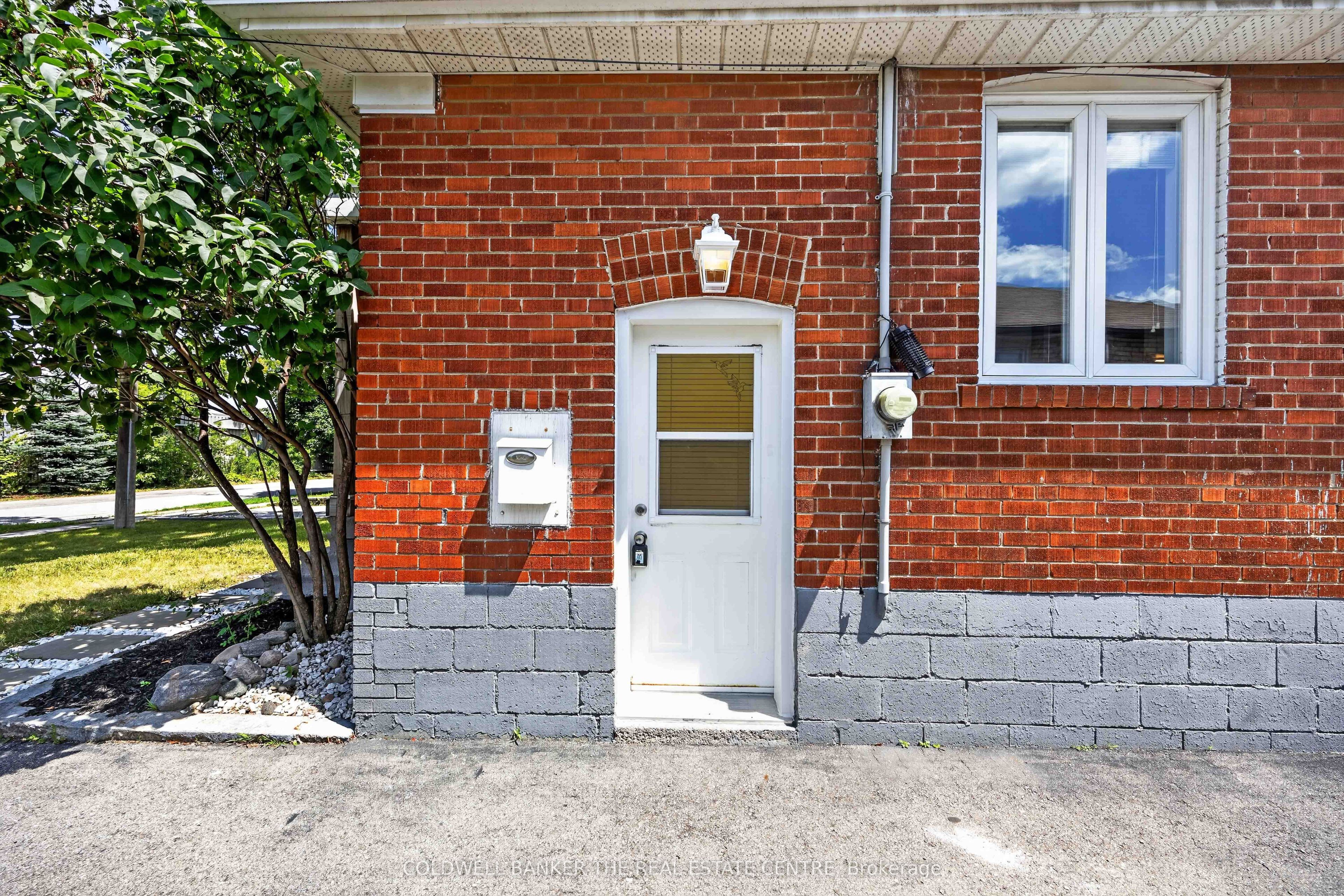 615 Oxford Street, Toronto, ON M8Y 1E7 photo 4