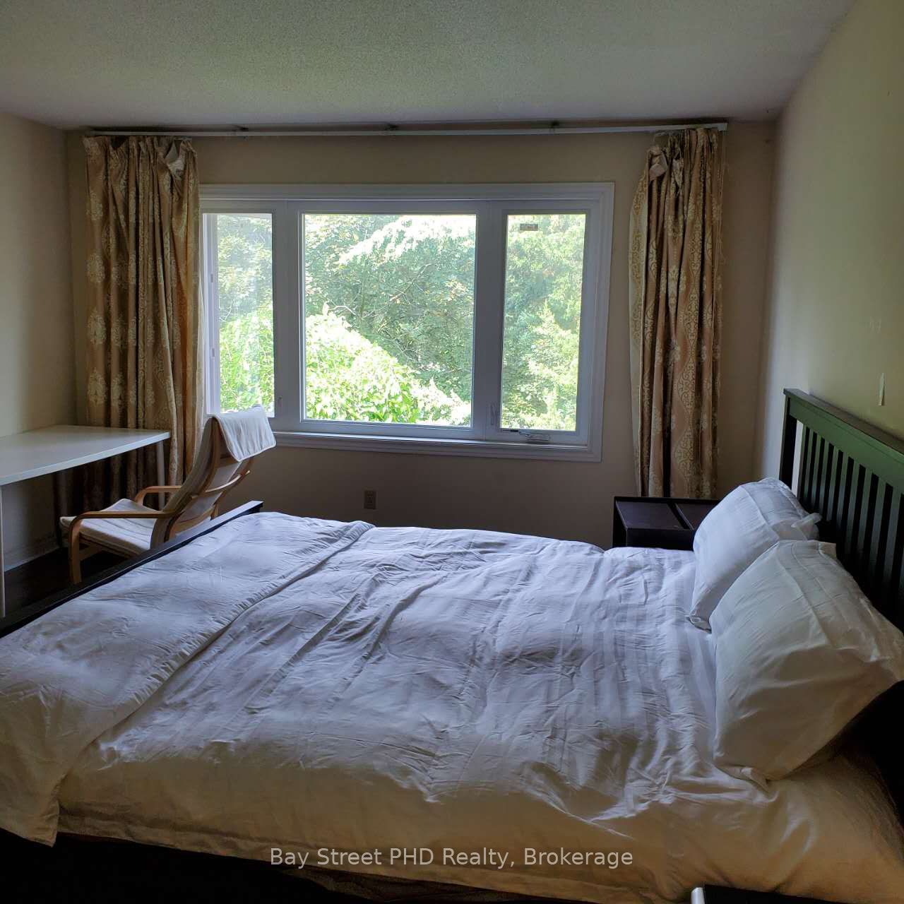 3362 Cider Mill Place master bedroom, Mississauga, ON L5L 3H6 photo 2