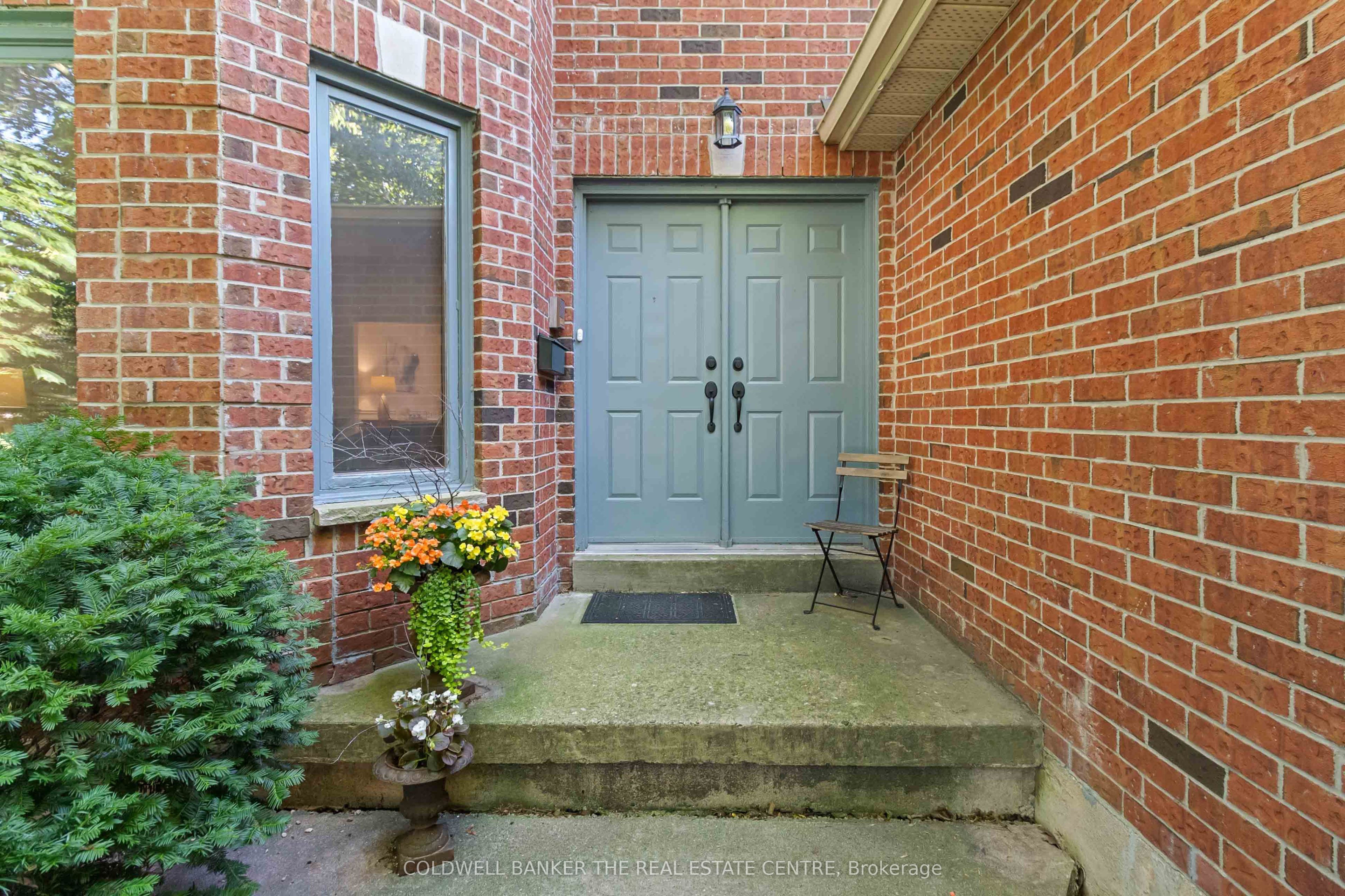 2040 Markle Drive, Oakville, ON L6H 3T3 photo 3