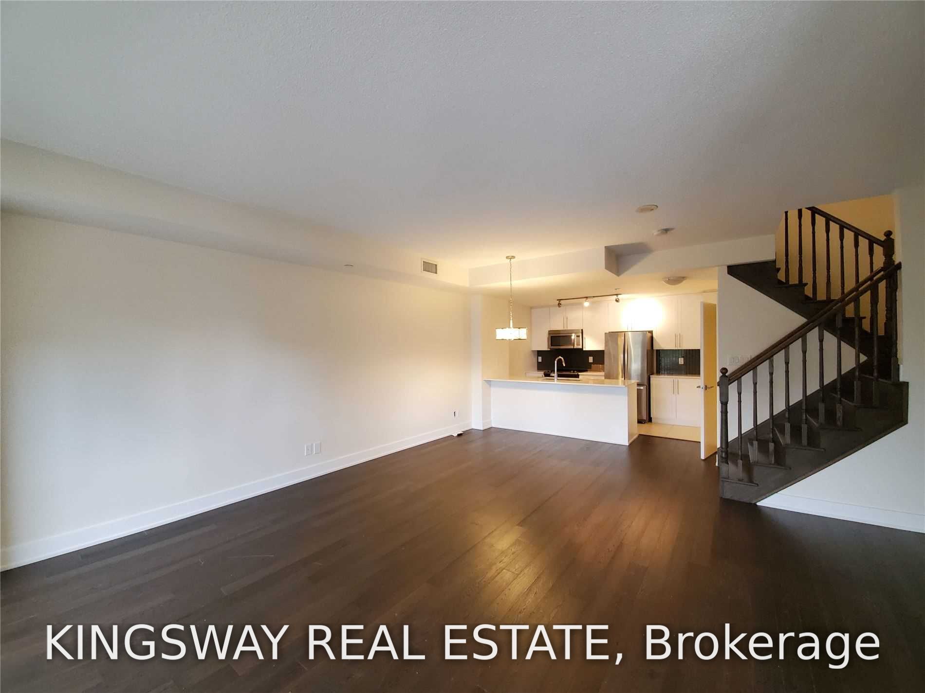 4011 Brickstone Mews Th3, Mississauga, ON L5B 0J7 photo 2