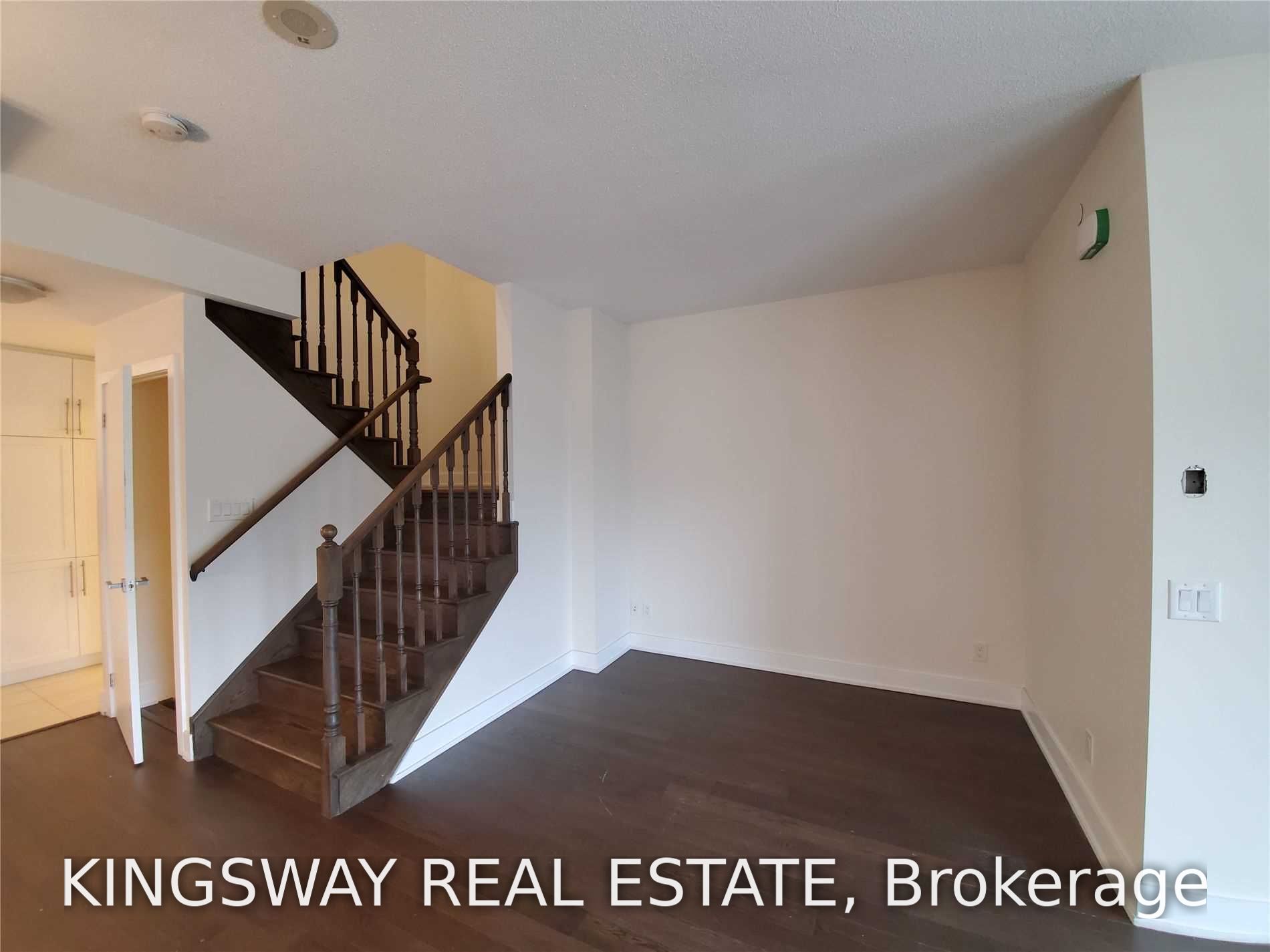4011 Brickstone Mews Th3, Mississauga, ON L5B 0J7 photo 3