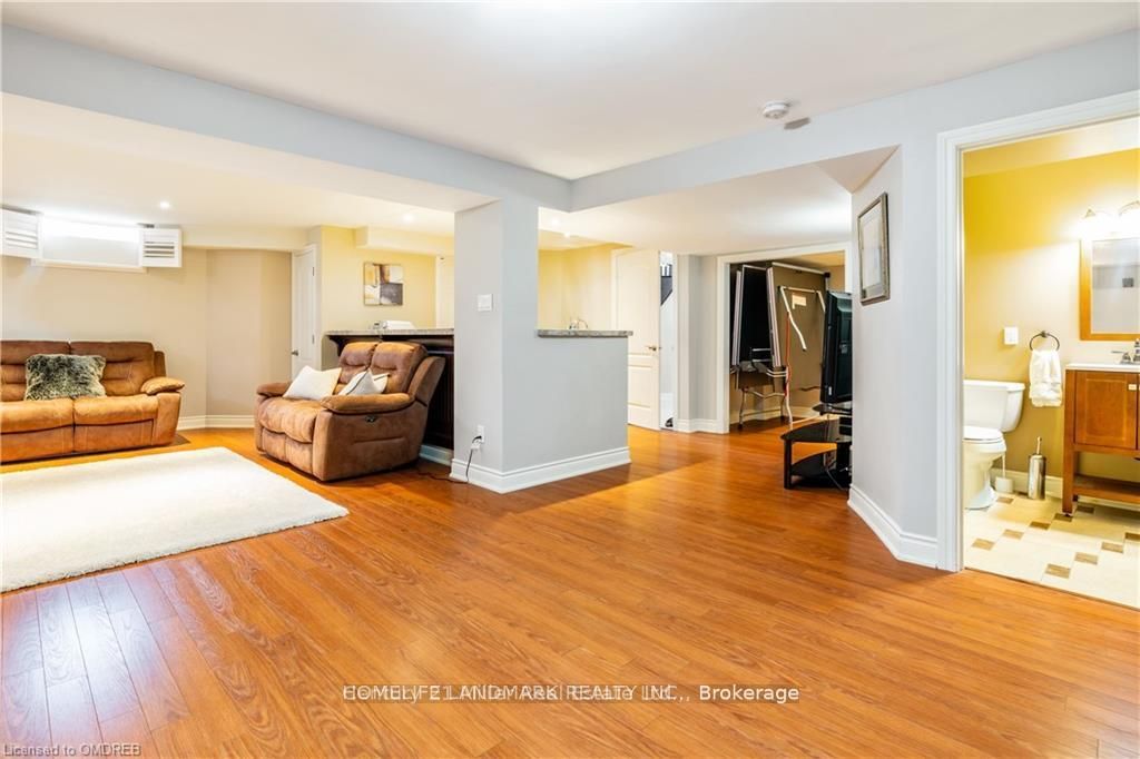 2384 Parkglen Avenue, Oakville, ON L6M 4Y5 photo 2