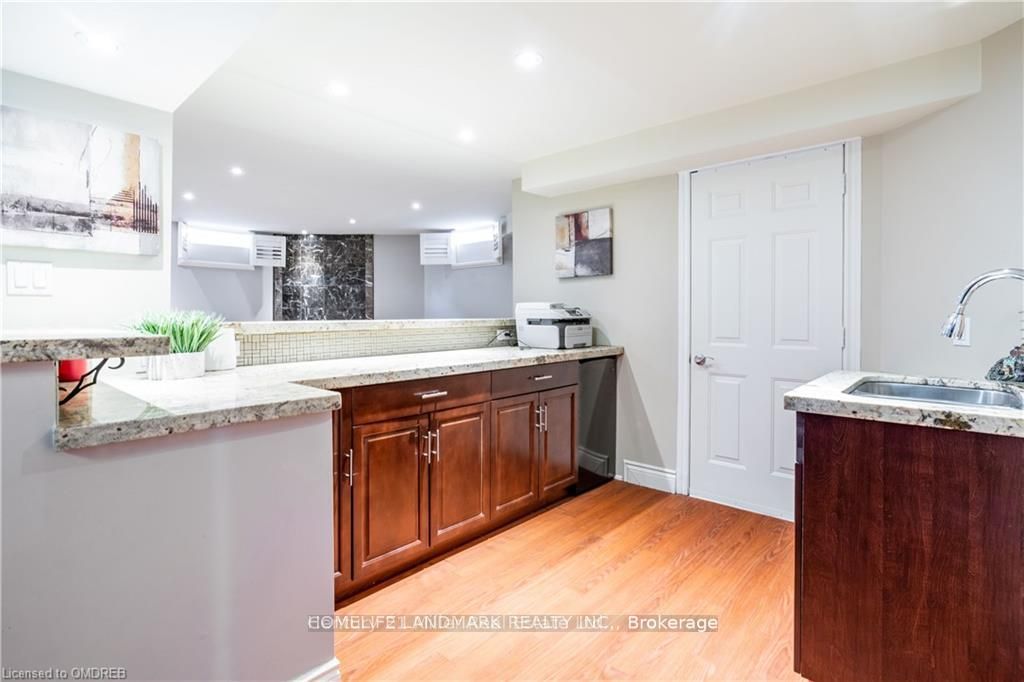 2384 Parkglen Avenue, Oakville, ON L6M 4Y5 photo 5