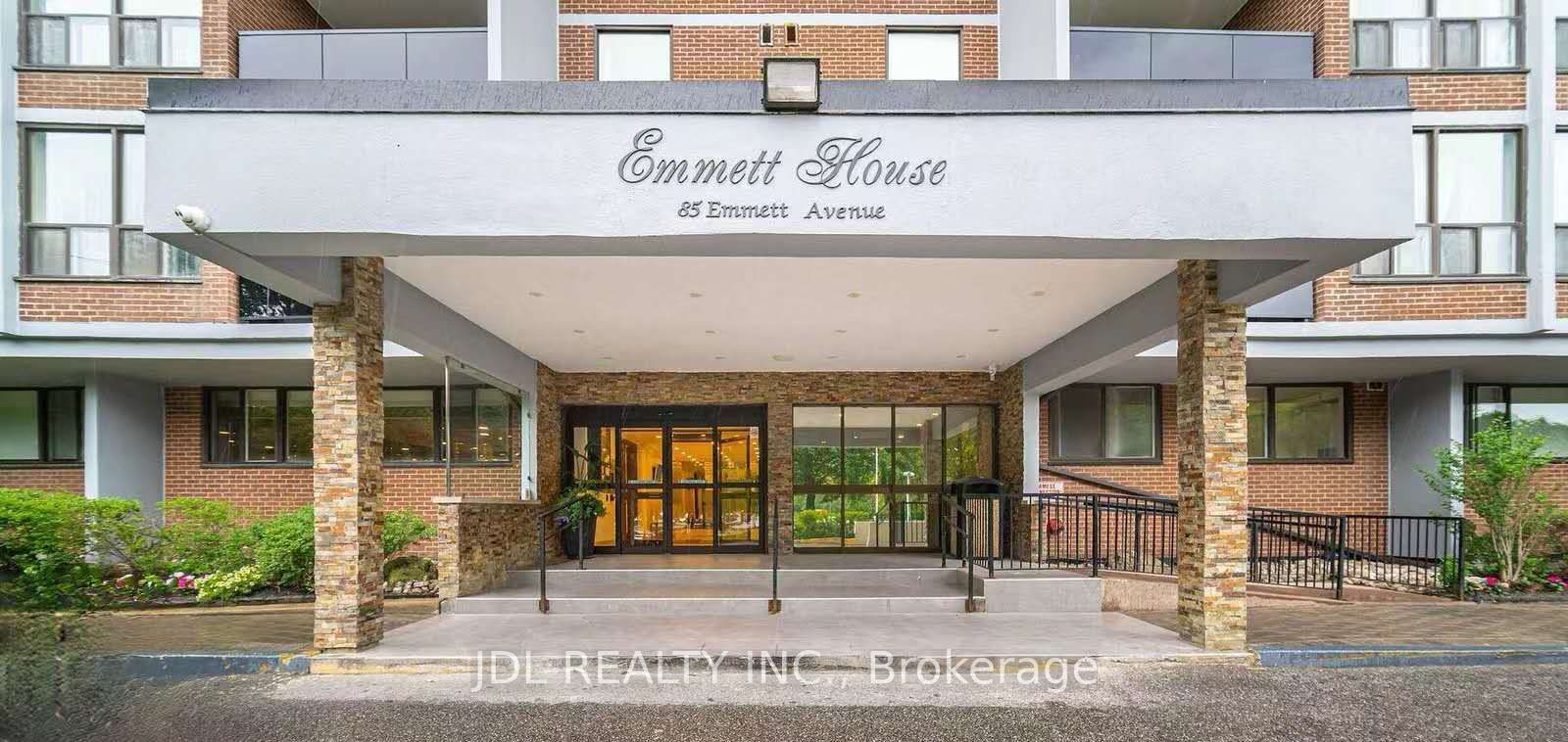 85 Emmett Avenue 1807, Toronto, ON M6M 2E6 photo 2