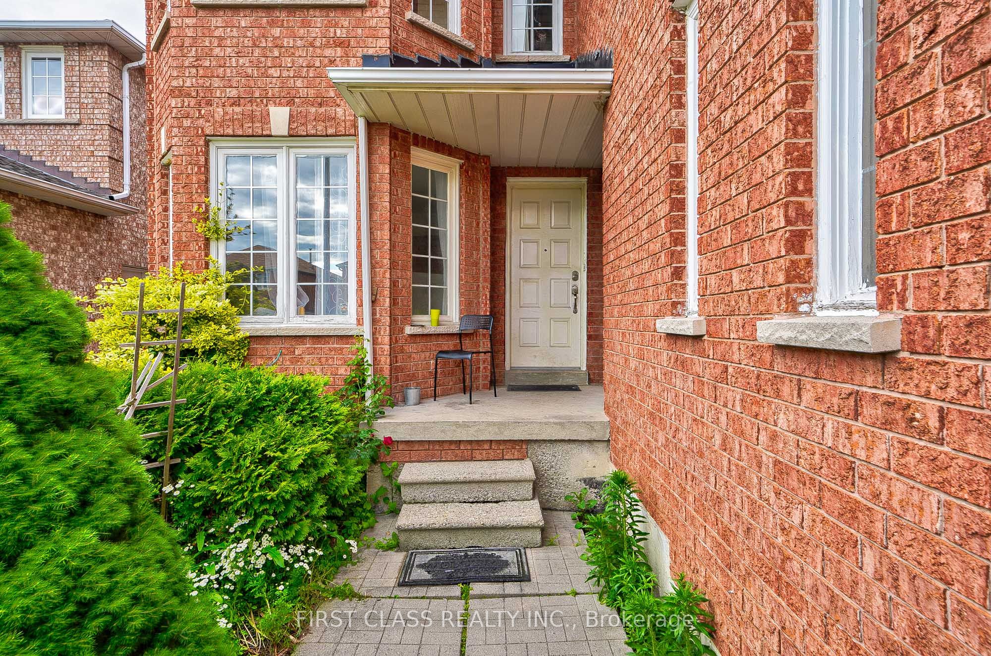 3309 Loyalist Drive, Mississauga, ON L5L 5T7 photo 3