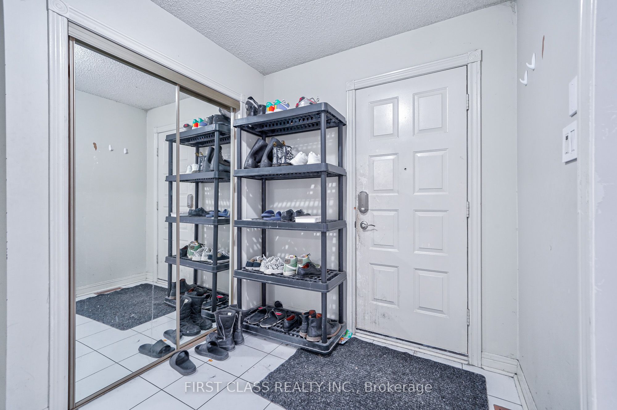 3309 Loyalist Drive, Mississauga, ON L5L 5T7 photo 4