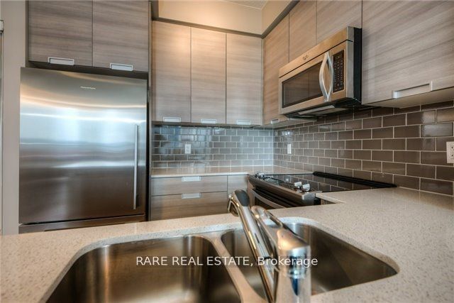 55 Eglinton Avenue W 801, Mississauga, ON L5R 0E4 photo 3
