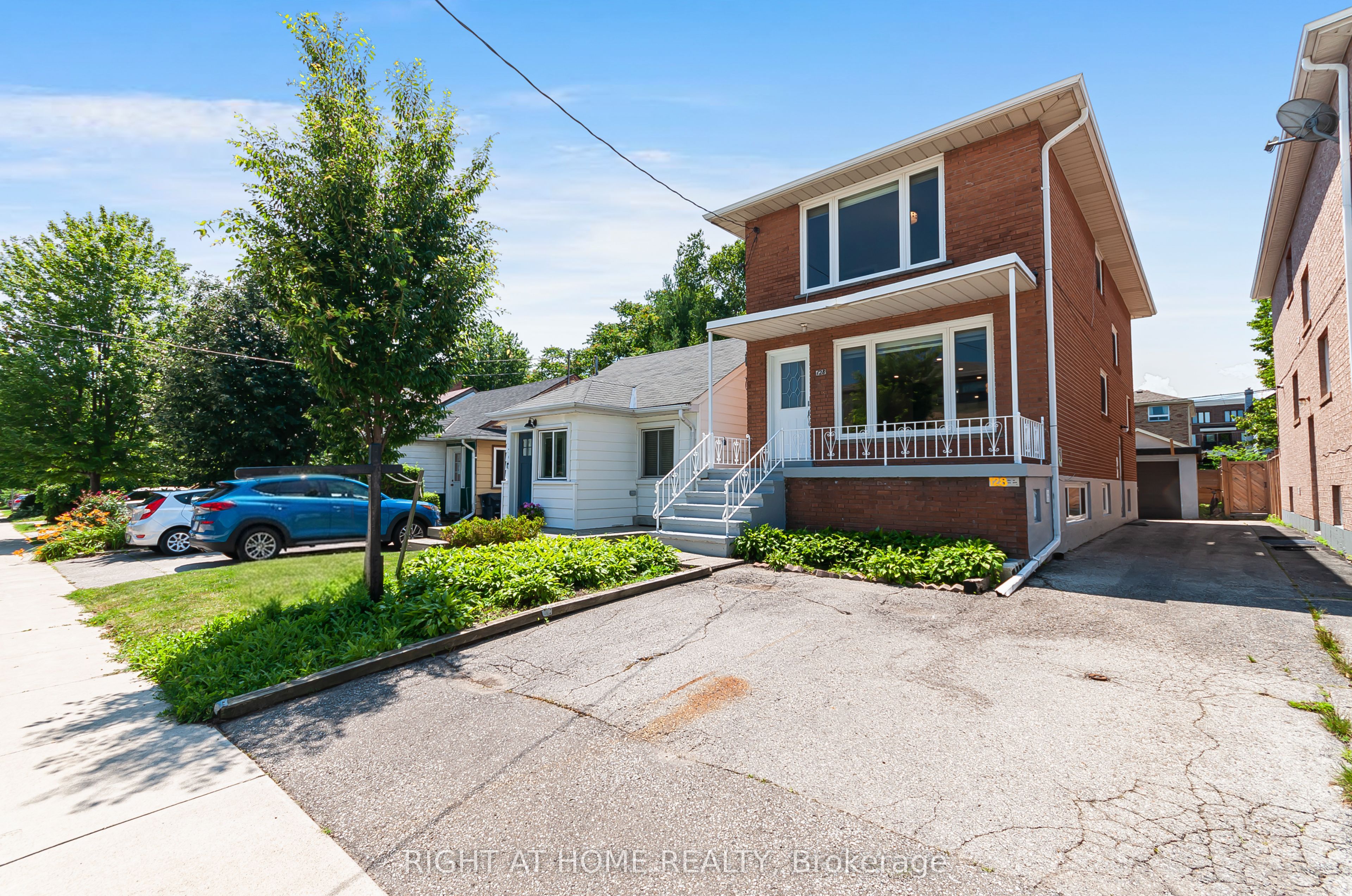 128 Twenty Second Street Main, Toronto, ON M8V 3M4 photo 2