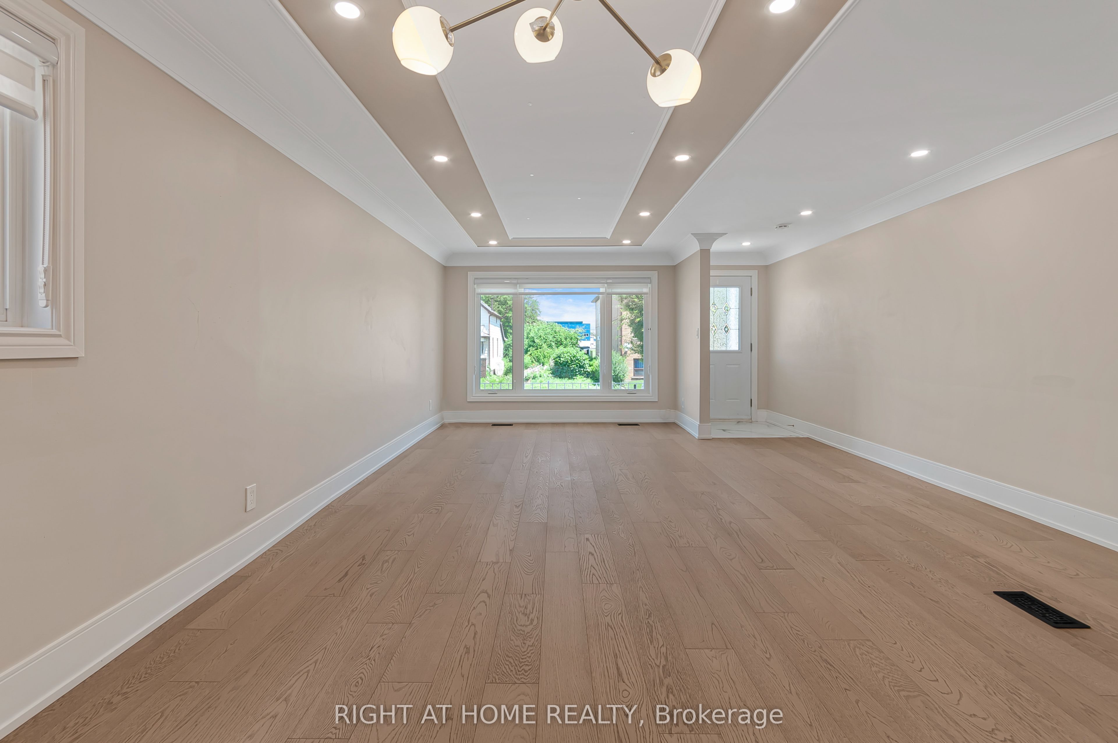 128 Twenty Second Street Main, Toronto, ON M8V 3M4 photo 5