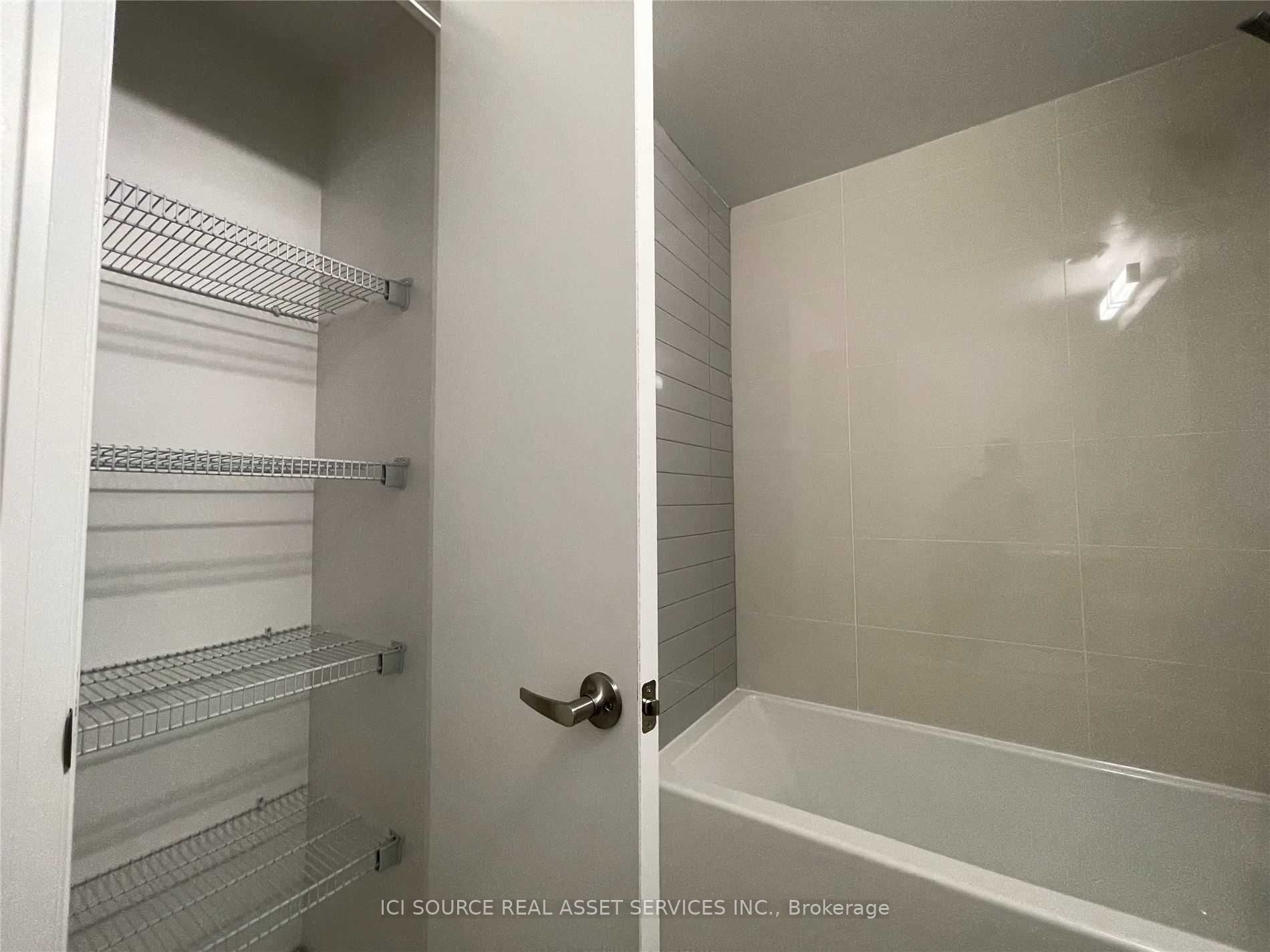 30 Gibbs Road 2503, Toronto, ON M9B 6L6 photo 3