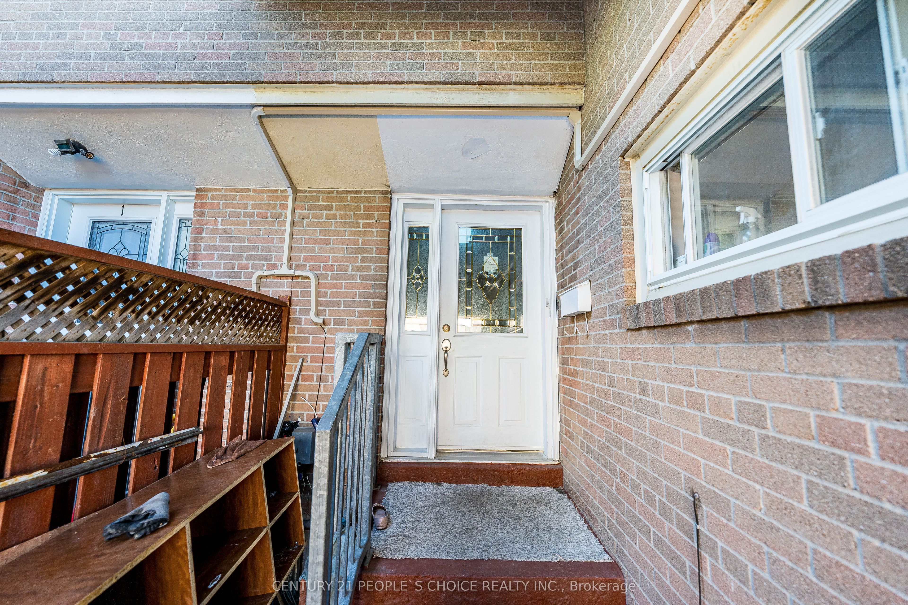 242 John Garland Boulevard 2, Toronto, ON M9V 1N8 photo 4