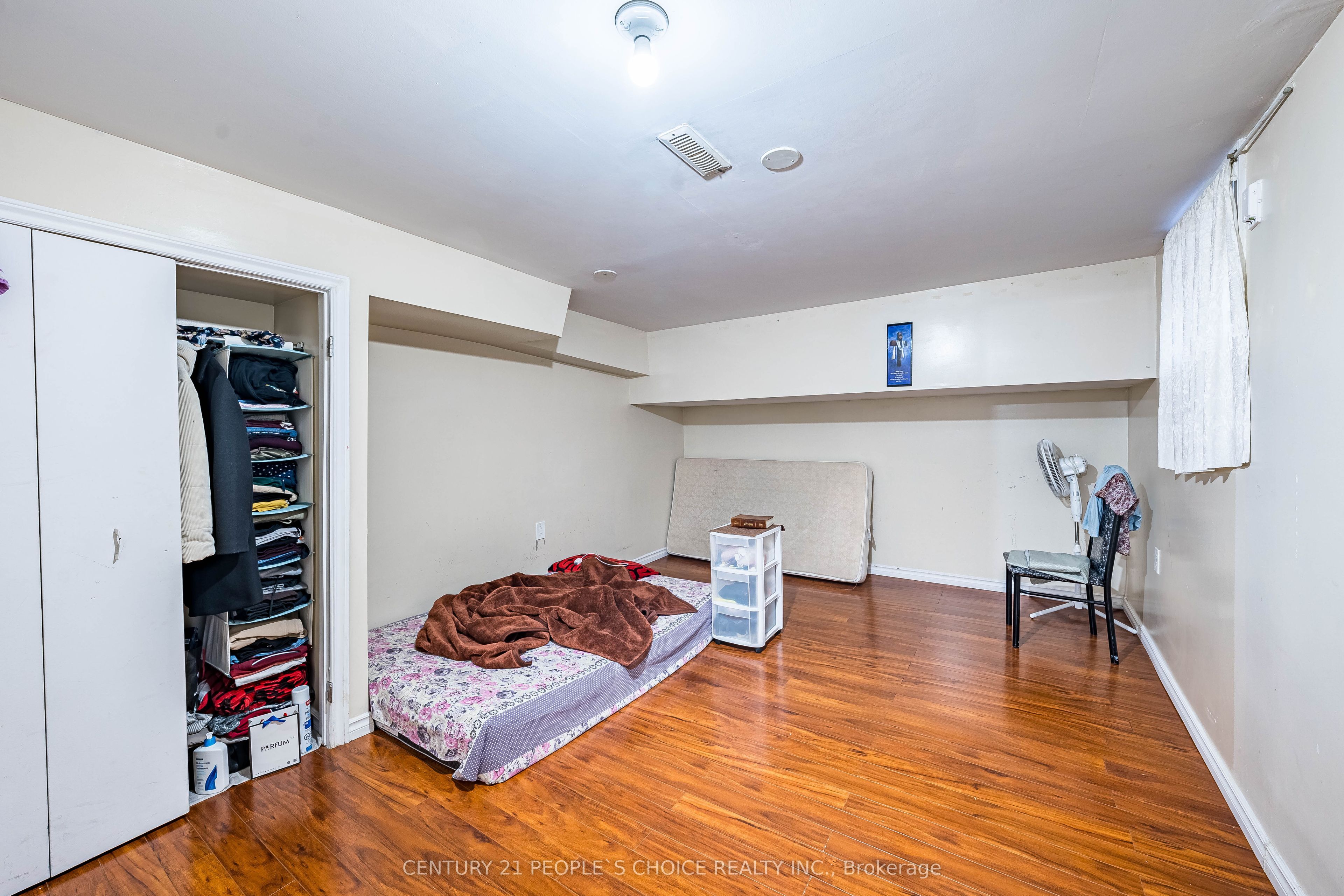242 John Garland Boulevard 2, Toronto, ON M9V 1N8 photo 5