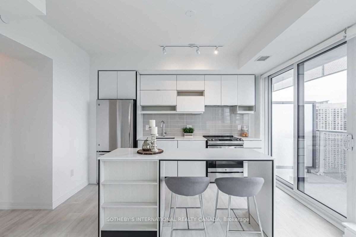 4065 Confederation Parkway 2510, Mississauga, ON L5B 4N1