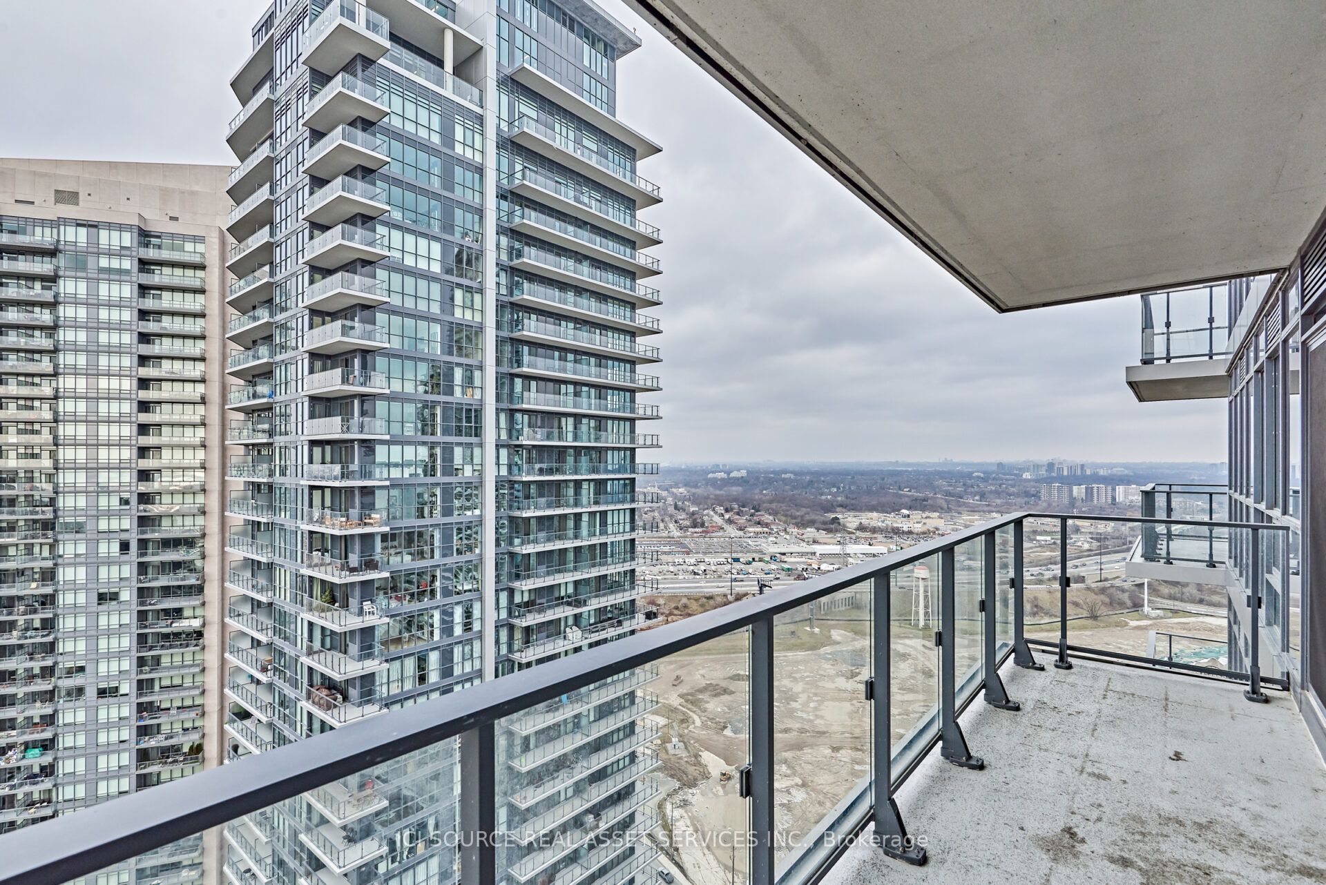 2220 Lakeshore Boulevard W 3803, Toronto, ON M8V 0C1 photo 2