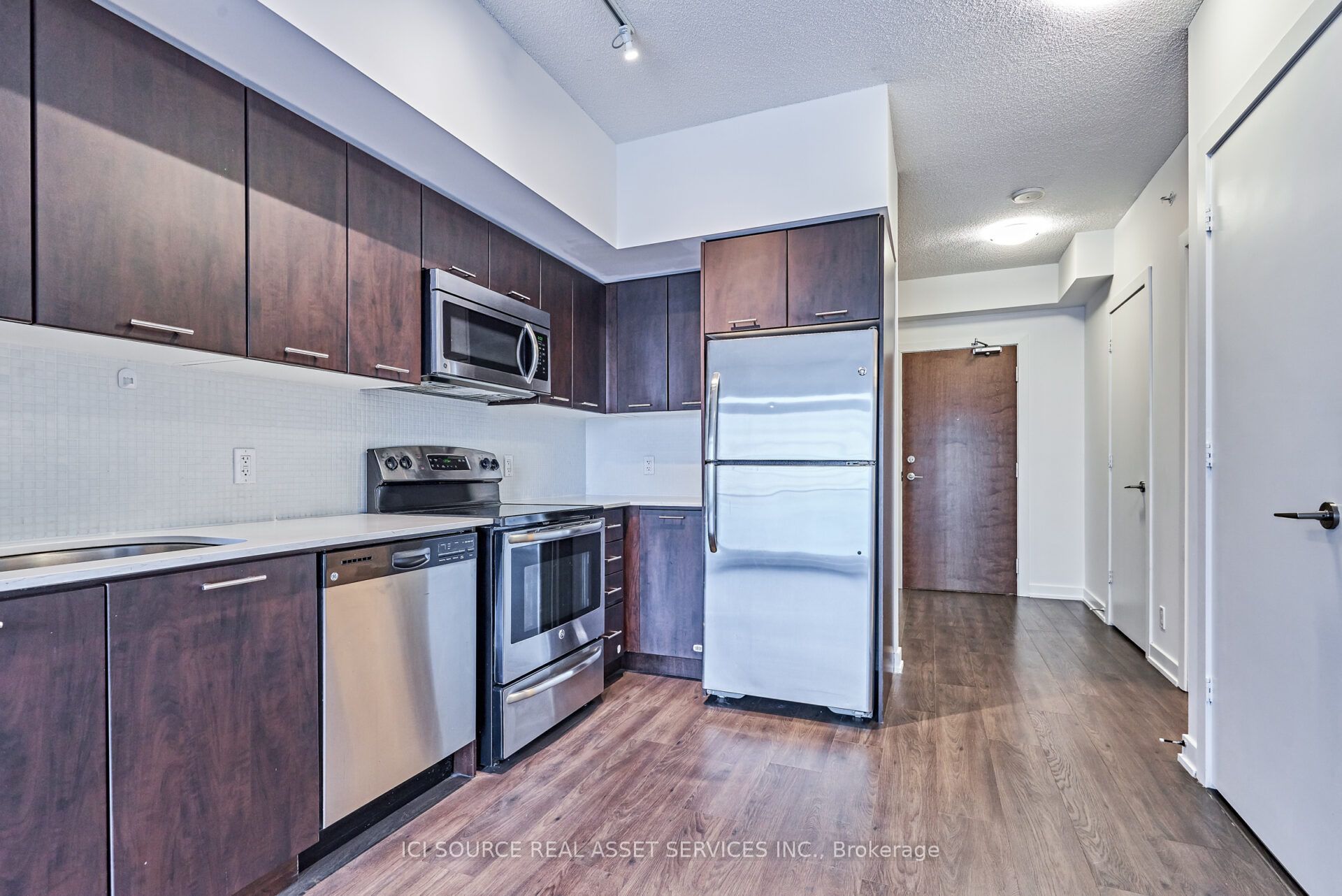 2220 Lakeshore Boulevard W 3803, Toronto, ON M8V 0C1 photo 3
