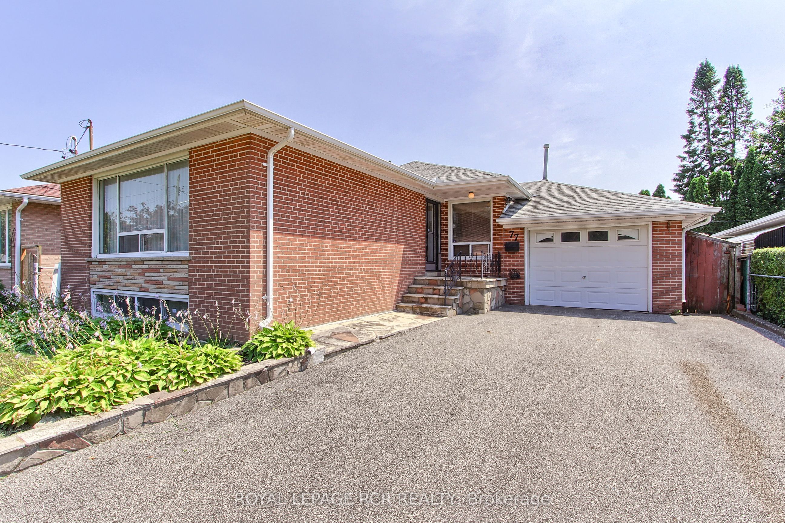 77 Alhart Drive, Toronto, ON M9V 2N1 photo 2