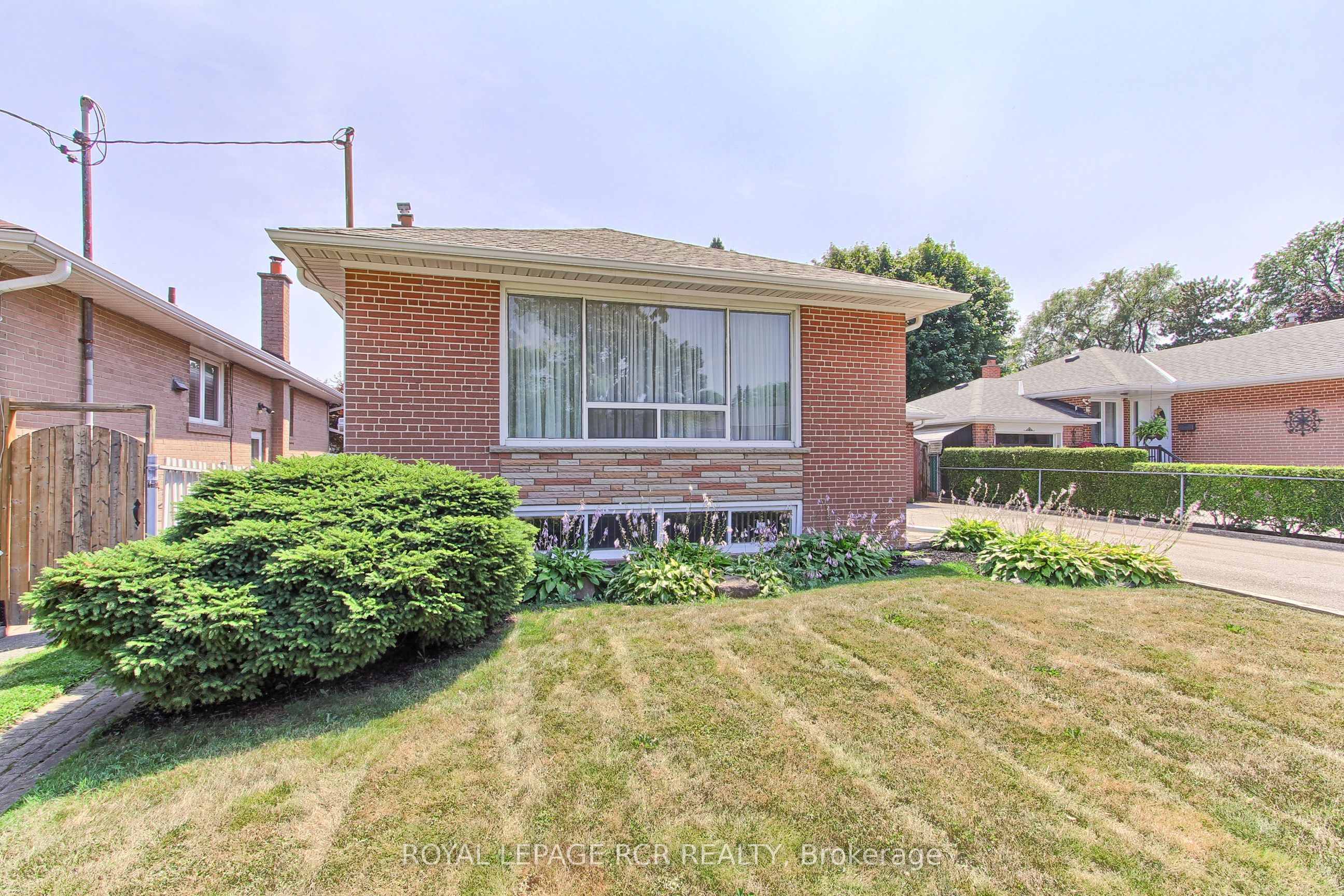 77 Alhart Drive, Toronto, ON M9V 2N1 photo 3