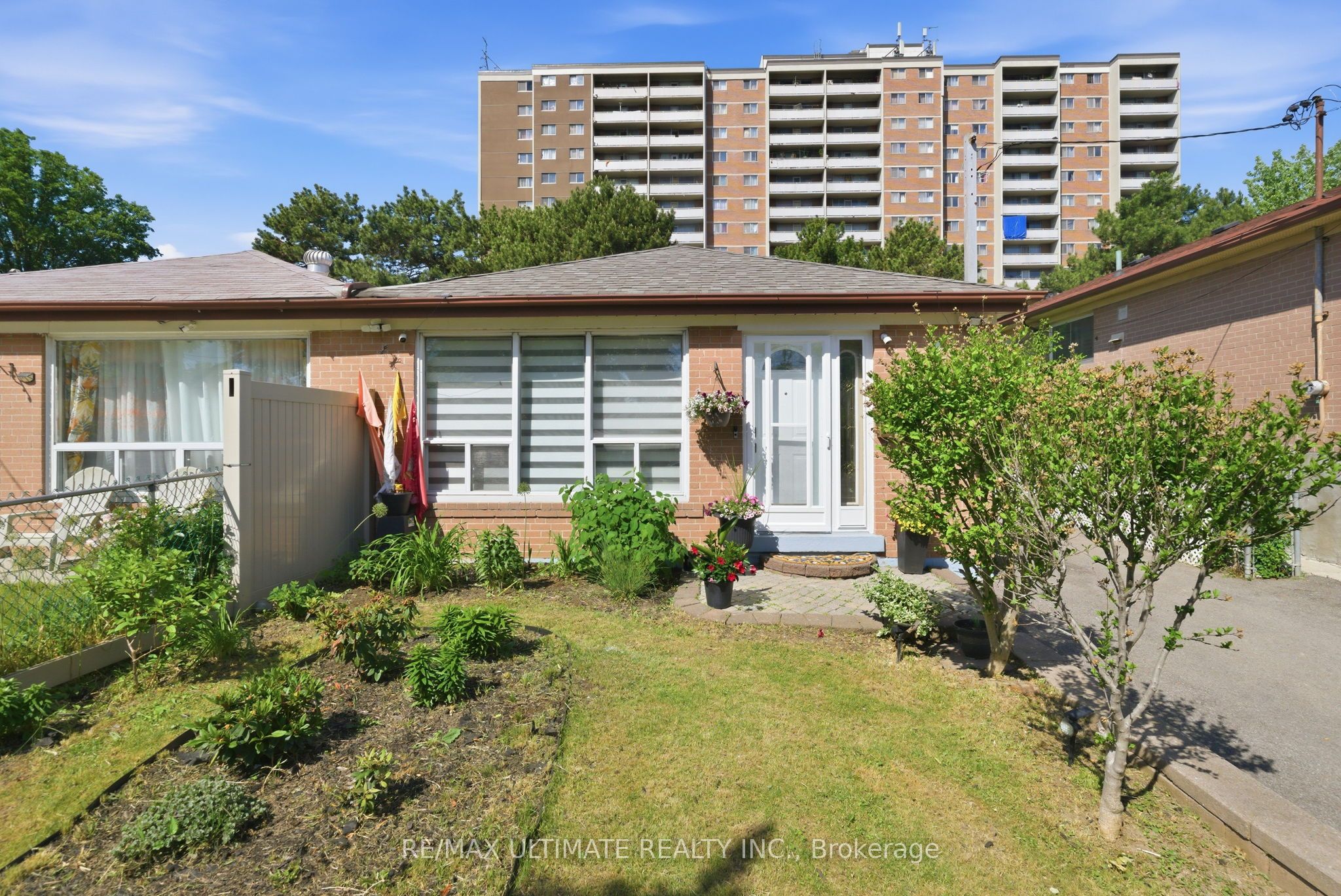 48 Venetian Crescent, Toronto, ON M3N 2L8 photo 2