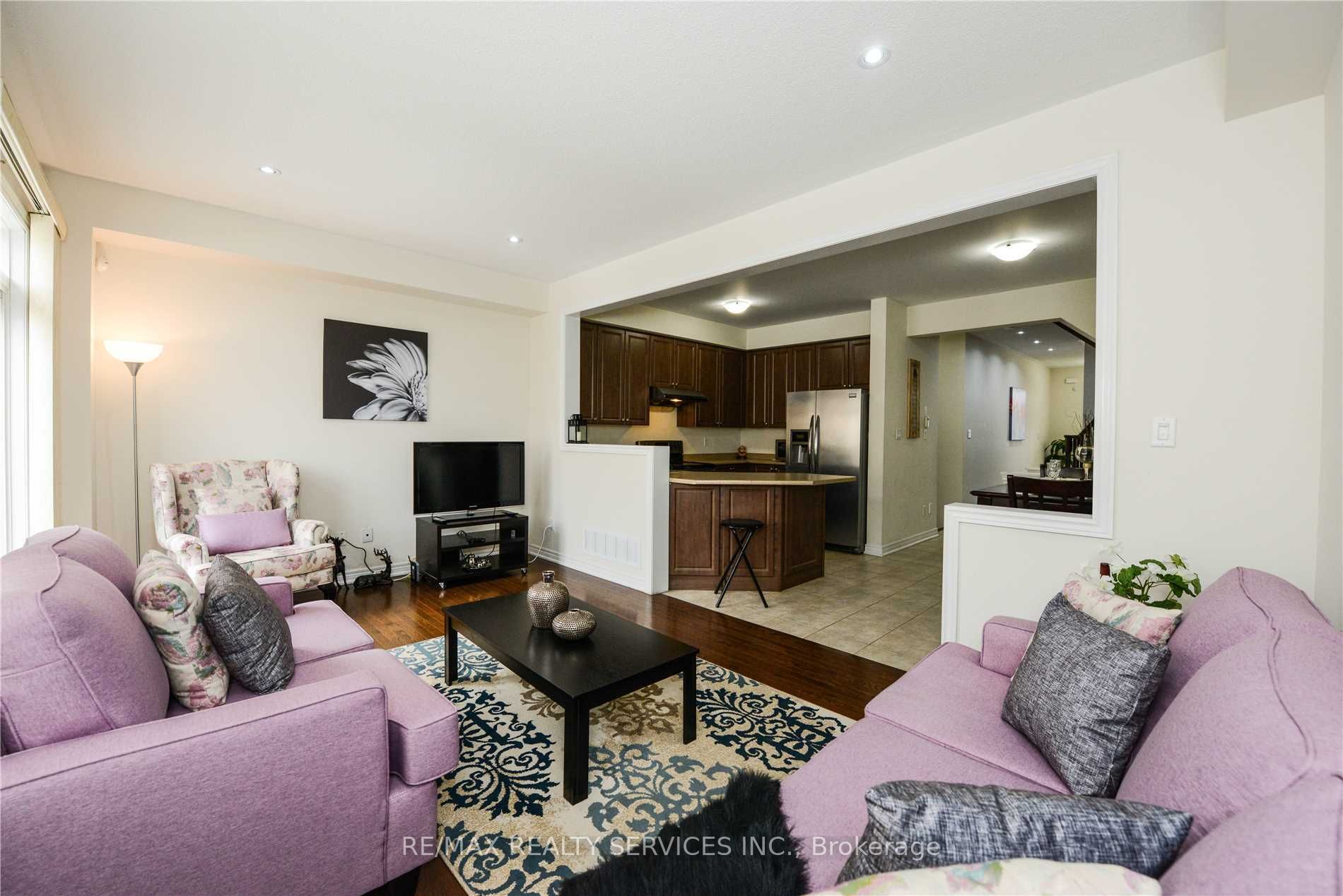 18 Seedland Crescent, Brampton, ON L6R 0Z5 photo 5